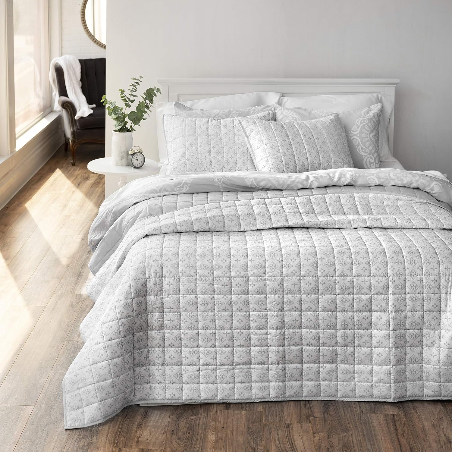 Welhome Cotton Tencel Lyocell Reversible Oversize Quilt - 300 Thread Count - King Size - 114" x 96" - Luxurious Feel - Supersoft & Smooth - Breathable - Storm Cloud