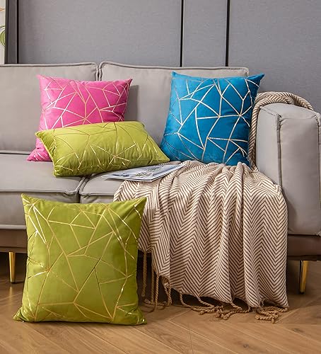 Miniatura 6 de YONGLIU Fundas decorativas de terciopelo para cojines (2 unidades), ultra suaves ideales para Navidad, sofá, dormitorio, automóvil