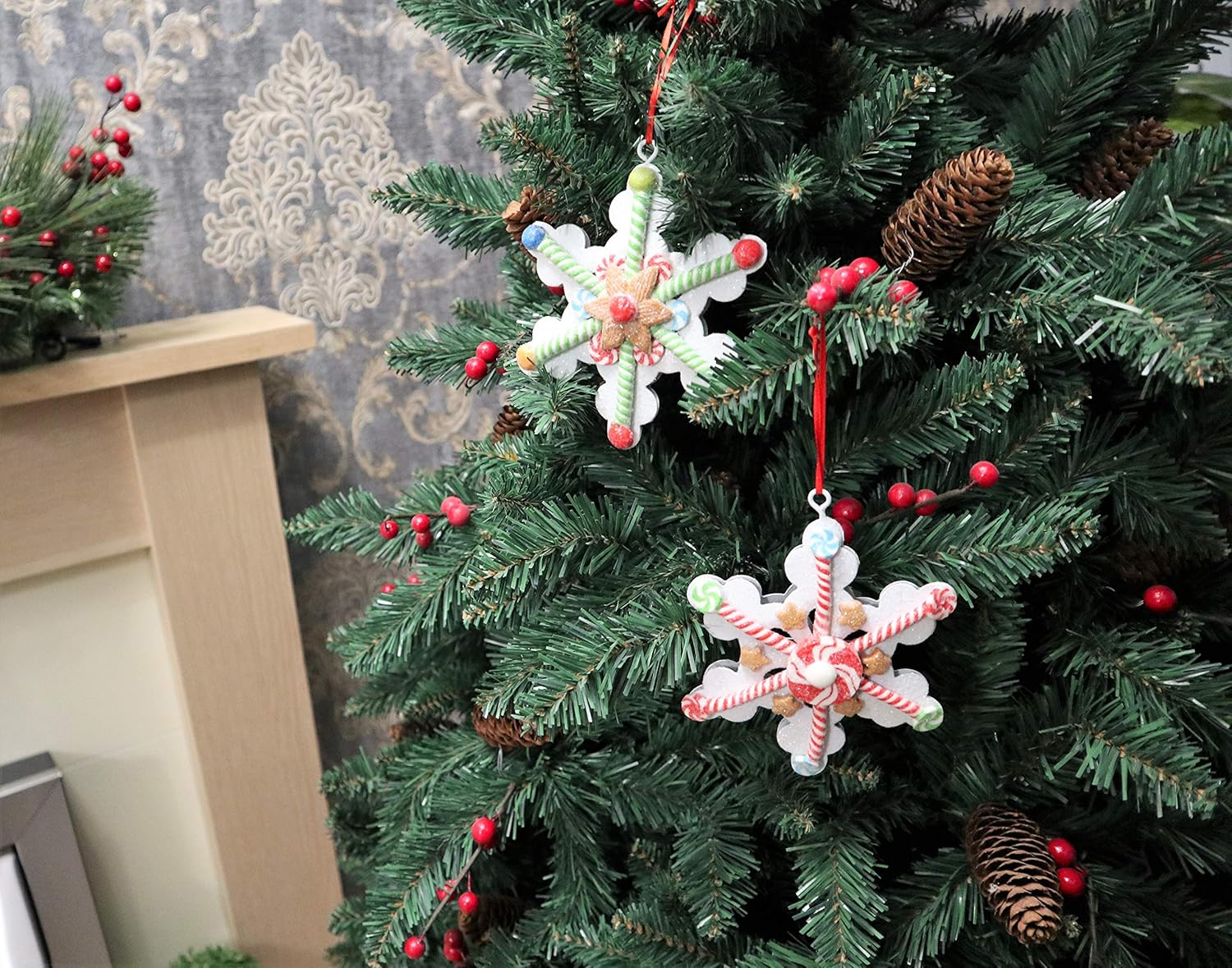 SHATCHI Christmas Tree Hanging Snowflakes Decorated with Candy Lollypop Xmas Tree Wall Home Décor Ornaments 2pcs Set,Multi-Colour,12x12cm