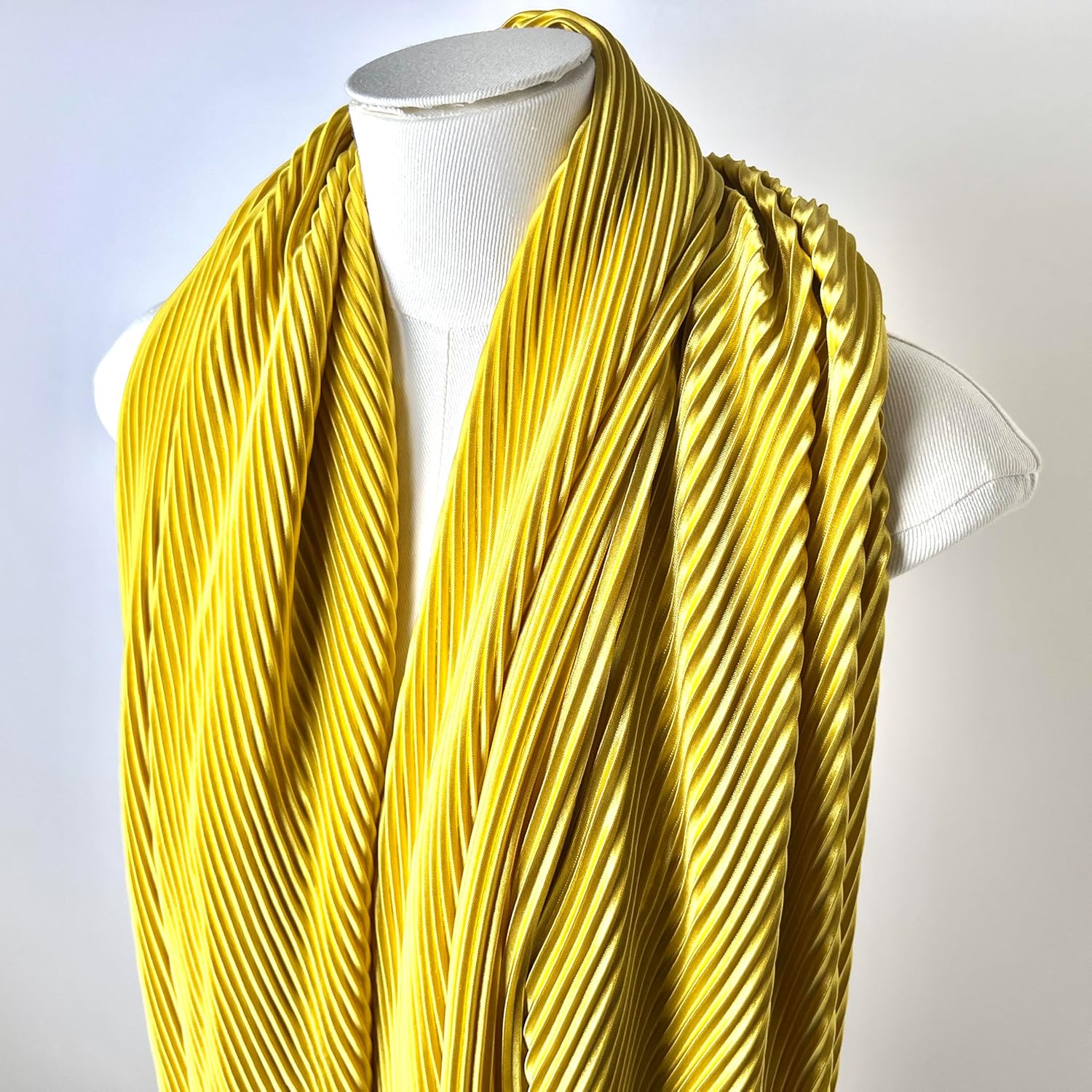 Elegant Ruffle Pleated Striped Fabric, Strechy Elastic Shiny Metallic Sewing Material, Perfect for Dress, Costume, Wedding, Party Decoration, Curtain Fabric, DIY Projects