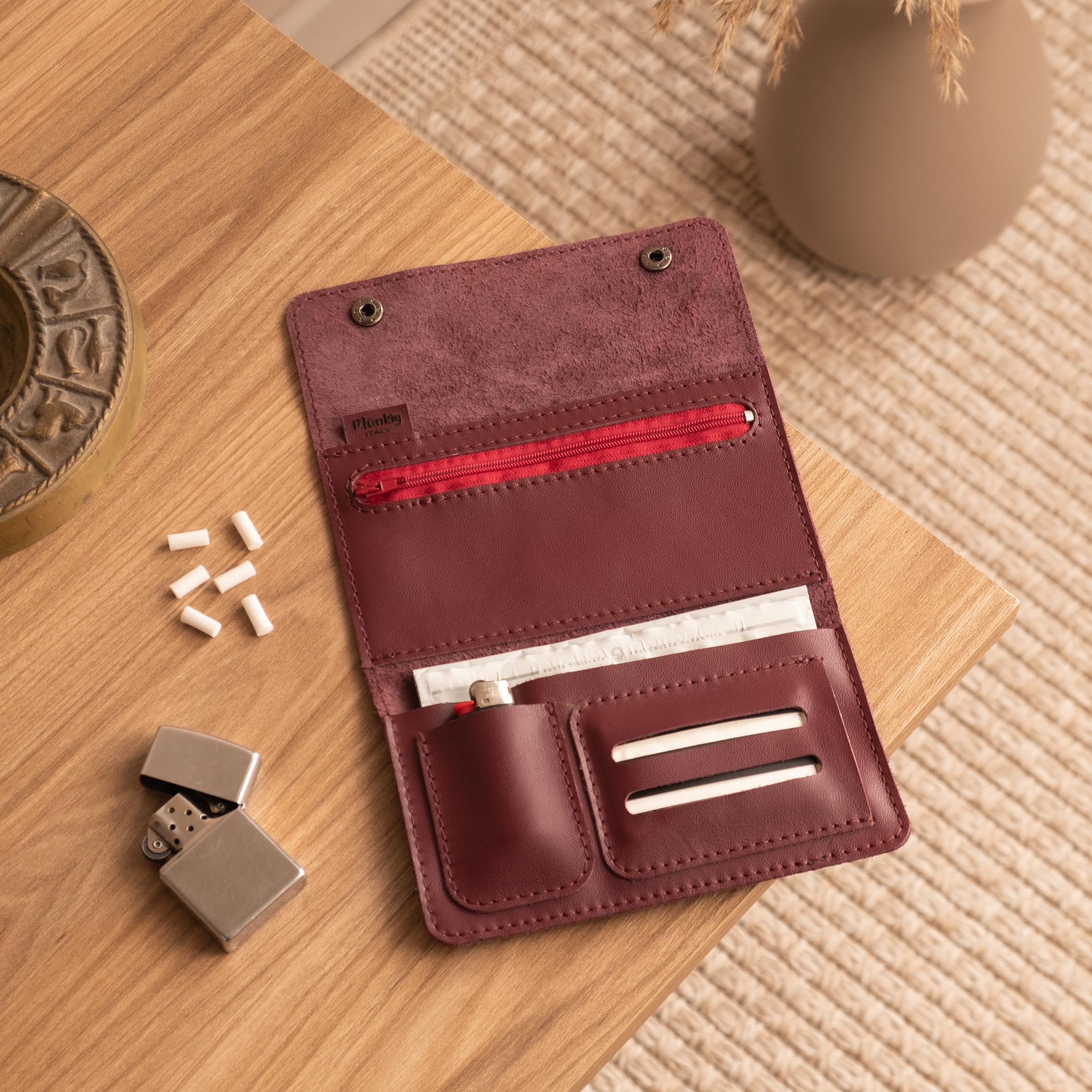 Portatabacco in Vera Pelle Personalizzabile con incisione - Astuccio con tasche e zip per tabacco, cartine e filtri - Regalo Made in Italy con scatola in metallo (Borgogna)