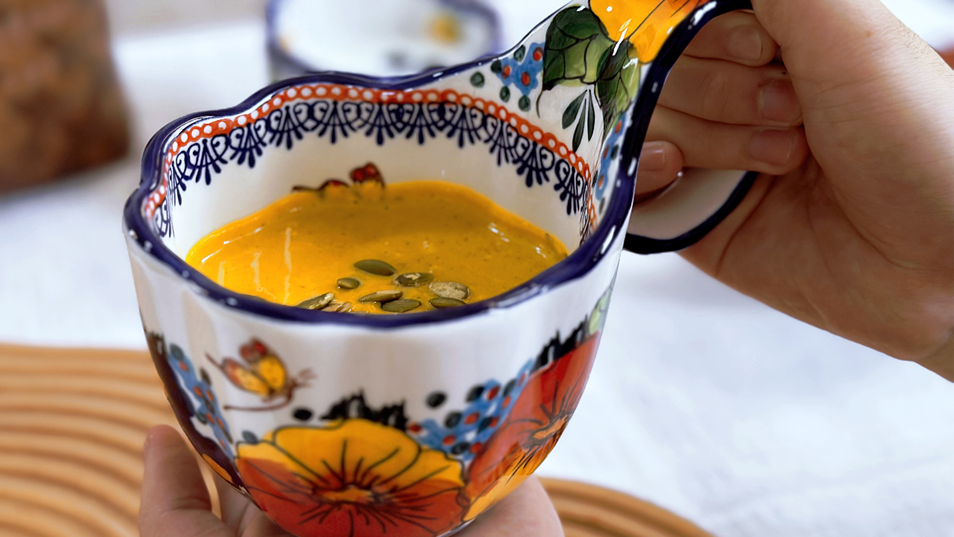 Watch Versatile Usages from Loop Handle Soup Bowl on Amazon Live