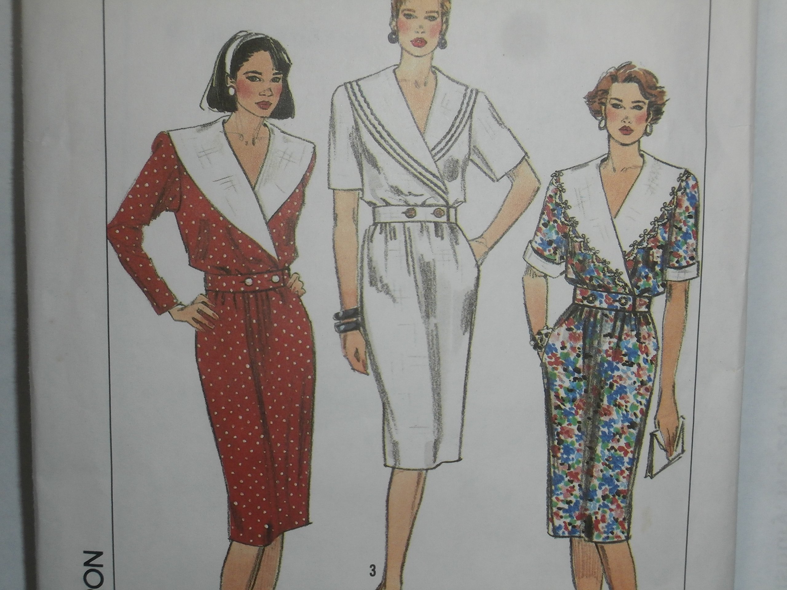 Patron de robe Simplicity 9513 avec ceinture incrustée style haute couture