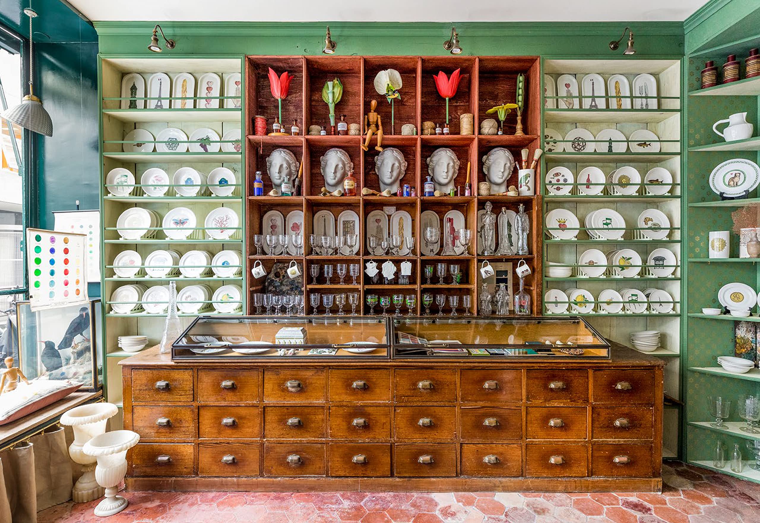 Ricordi di Parigi. Botteghe e atelier di una volta. Ediz. a colori
