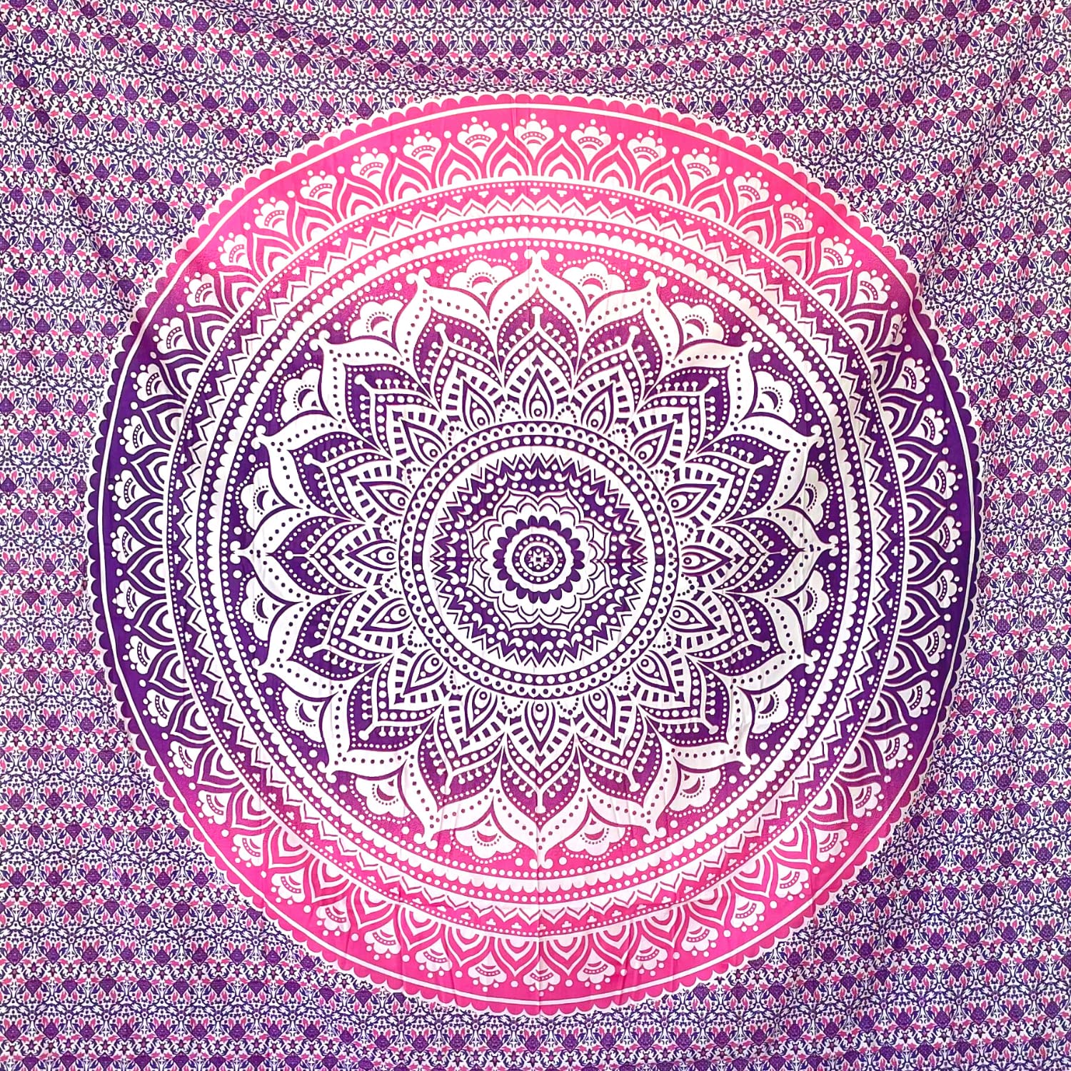 MOMOMUS Tapiz Mandala de Tela Multiusos XXL- Pareo/Esterilla/Toalla de Playa Grande Antiarena - Ideal como Manta de Pícnic para Playa y Alfombra Ligera de Yoga o Acampada - Lila, 210x230 cm