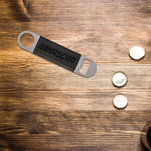 Miniatura 2 de Rico Industries Hoja de barra grabada con láser marrón con logotipo de NASCAR de piel sintética grabada con láser, gran accesorio para bebidas para