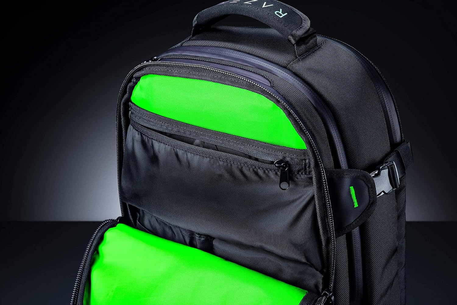 Suреr Sаlе 🛒 Razer Rogue v3 17.3 Gaming Laptop Backpack: Tear & Water Resistant Exterior - Mesh Side Pocket for Water Bottles - Dedicated Laptop Compartment - Made to Fit 17 inch Laptop