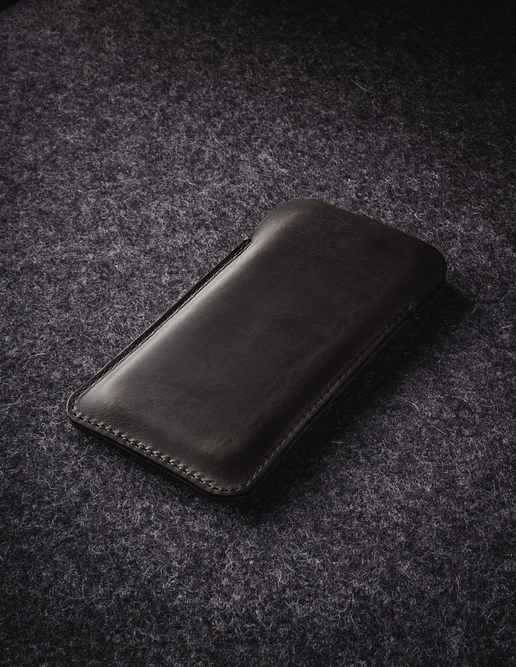 Crazy Horse Craft, Handyhülle für iPhone 17 Pro Max, Carbon Black, Handytasche, Leder Hülle, Handy Tasche Handysocken Etui Telefon Phone Case Leather Sleeve Cover, Enlarged