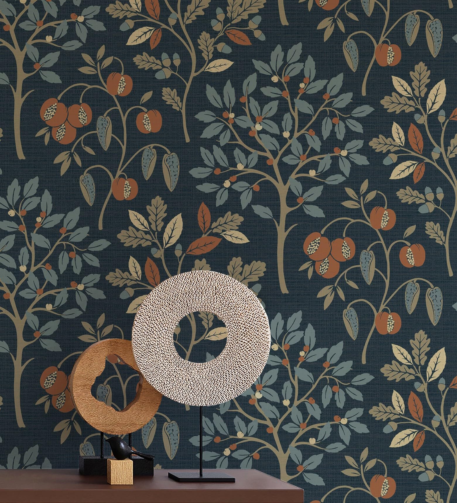 Papier peint aux motifs de plantes pour une cuisine lumineuse ou un salon chaleureux