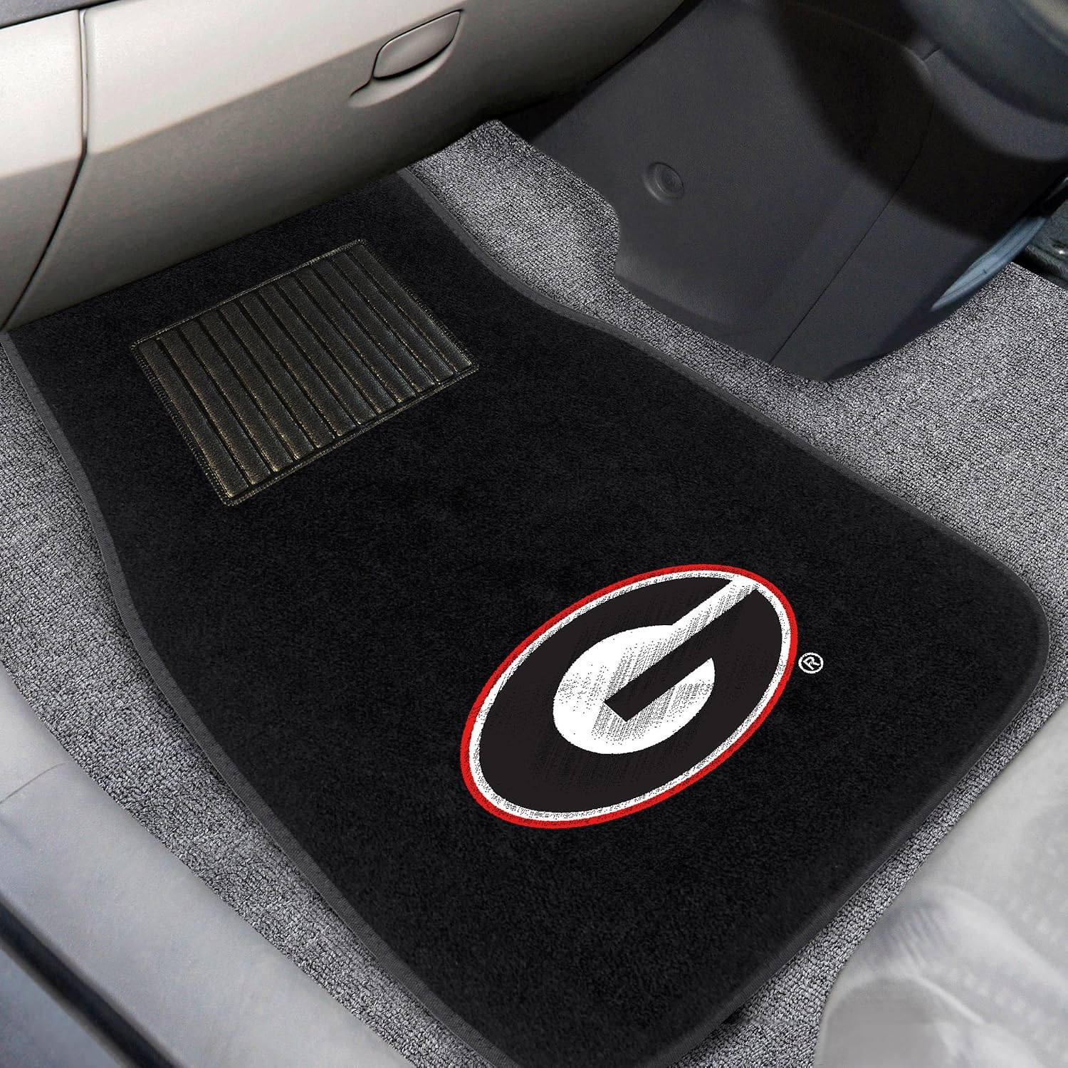 FANMATS NCAA Unisex-Adult 2-Piece Embroidered Team Logo Car Mat Set