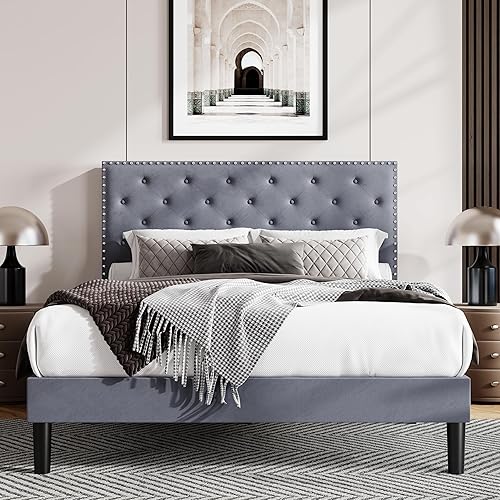 Miniatura 56 de Allewie Base de cama tapizada de terciopelo de tamaño matrimonial con botón de diamante ajustable y cabecera con ribete de clavos, soporte de Azul