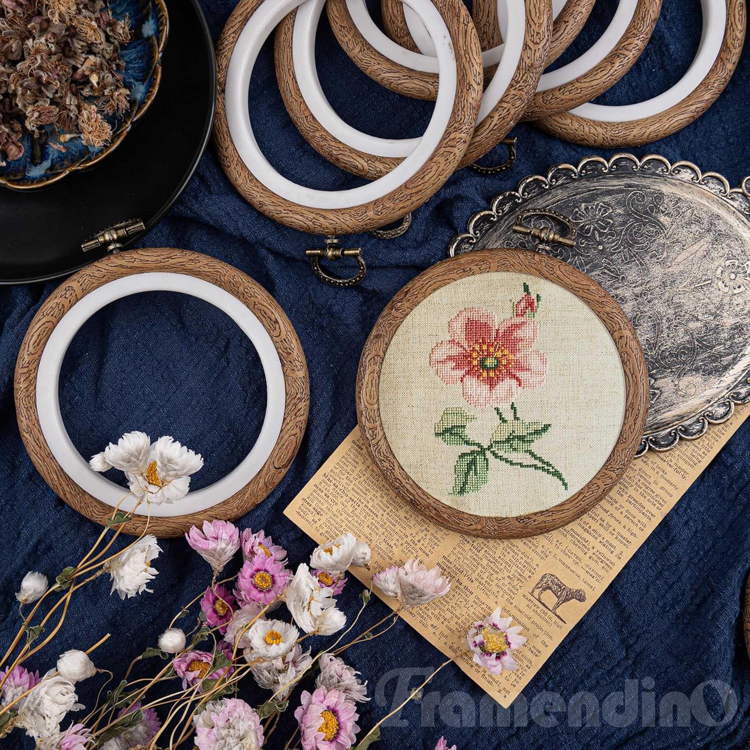 Framendino, 15 Pack Round Mini Embroidery Hoops 4 Inch Imitated Wood Display Frame Circle Cross Stitch Hoop Ring for Art Craft Sewing Hanging Ornaments