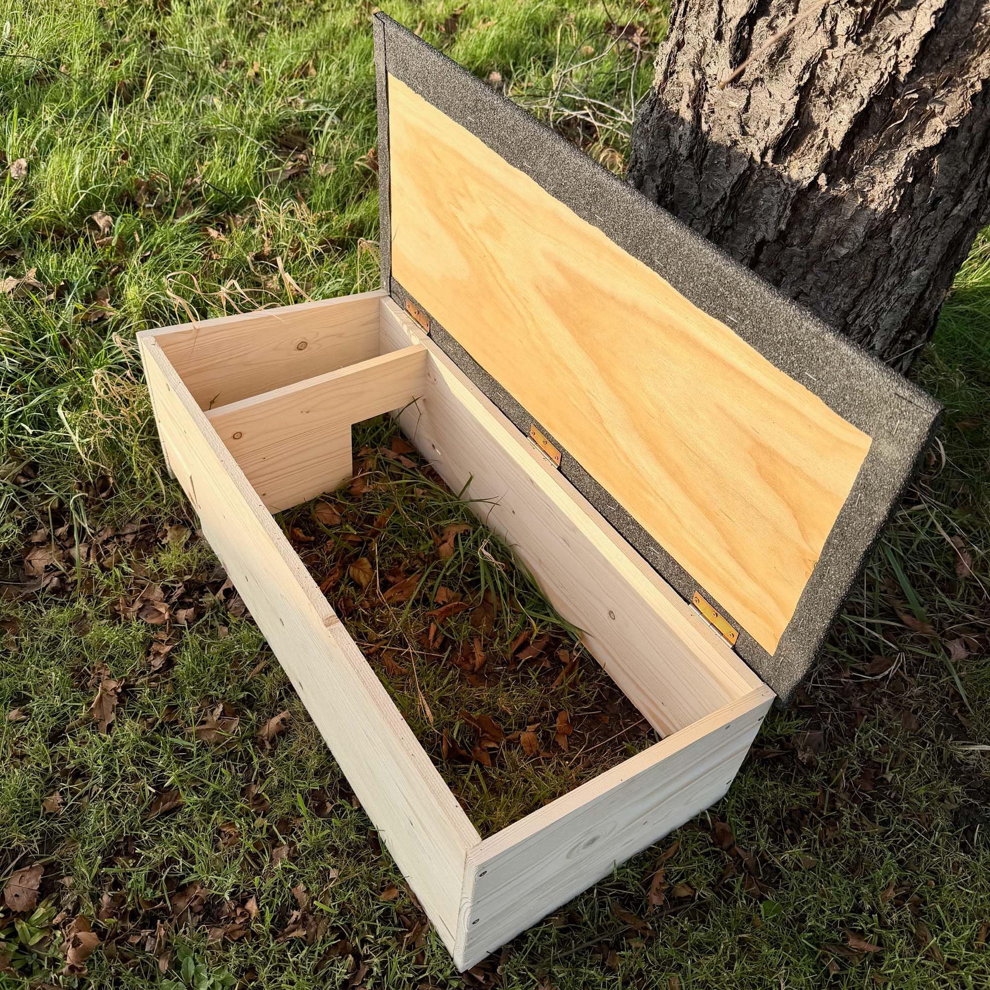 GARTENETAGE XXL Igelhaus mit Rattenklappe aus zertifiziertem Holz – wetterfestes Igel Schutzhaus mit Labyrintheingang