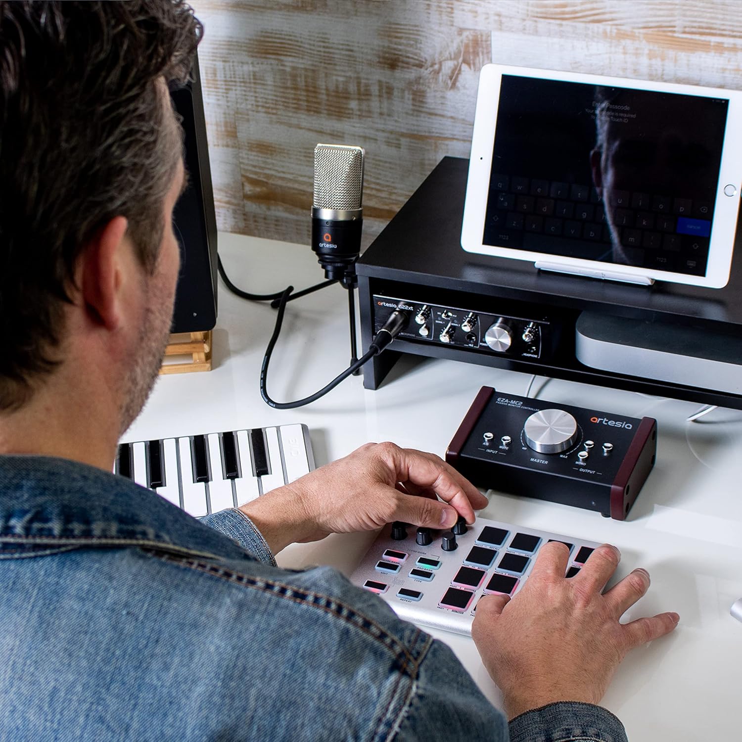 Xkey 25 + Xjam USB | Mobile MIDI Keyboard & Controller Pack | Ultra-Thin, Aluminum, Mobile-Friendly | Velocity-Sensitive, Polyphonic Aftertouch | Plug & Play via USB