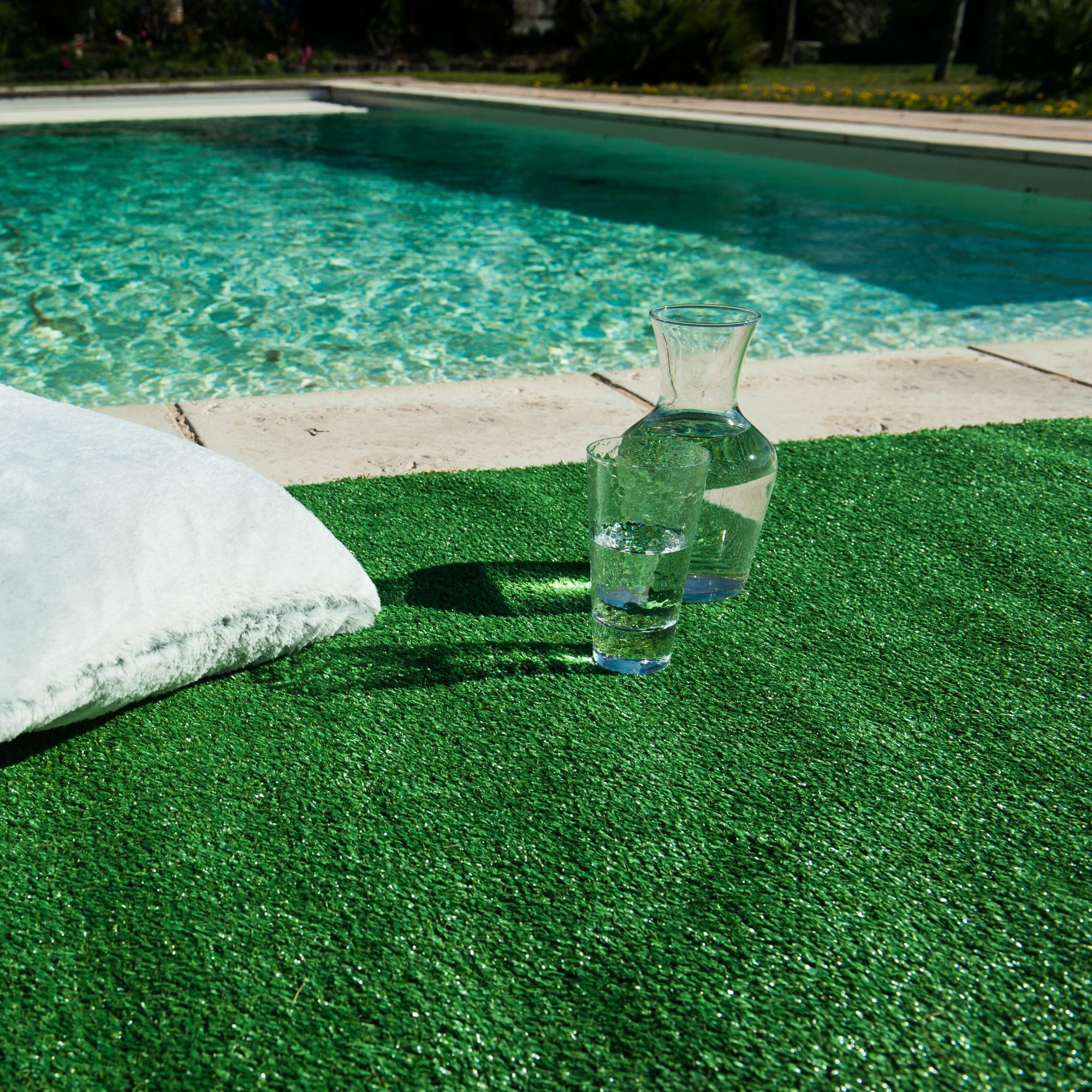 Visiter la boutique WERKA PRO Gazon artificiel 1 cm WERKA PRO 1 x 4 m soit 4m², vert in use