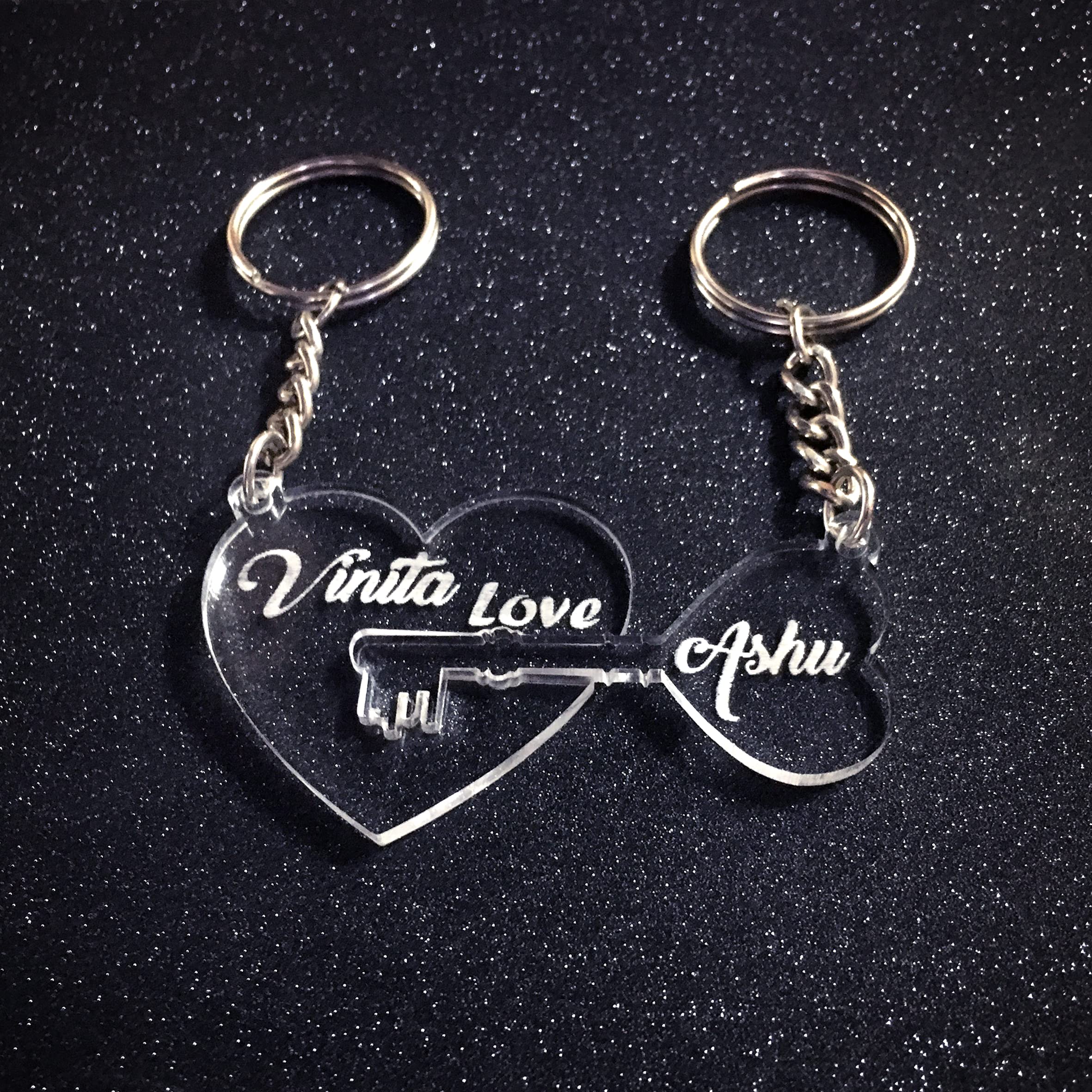 AVESTA GIFT STORE 2 PCS Acrylic personalised Engraved name HEART+ KEY, Keychain For Bike Key, Bag, best friends, girlfriend boyfriend, House Keys, Car Key, Romantic Couple and other Occasion