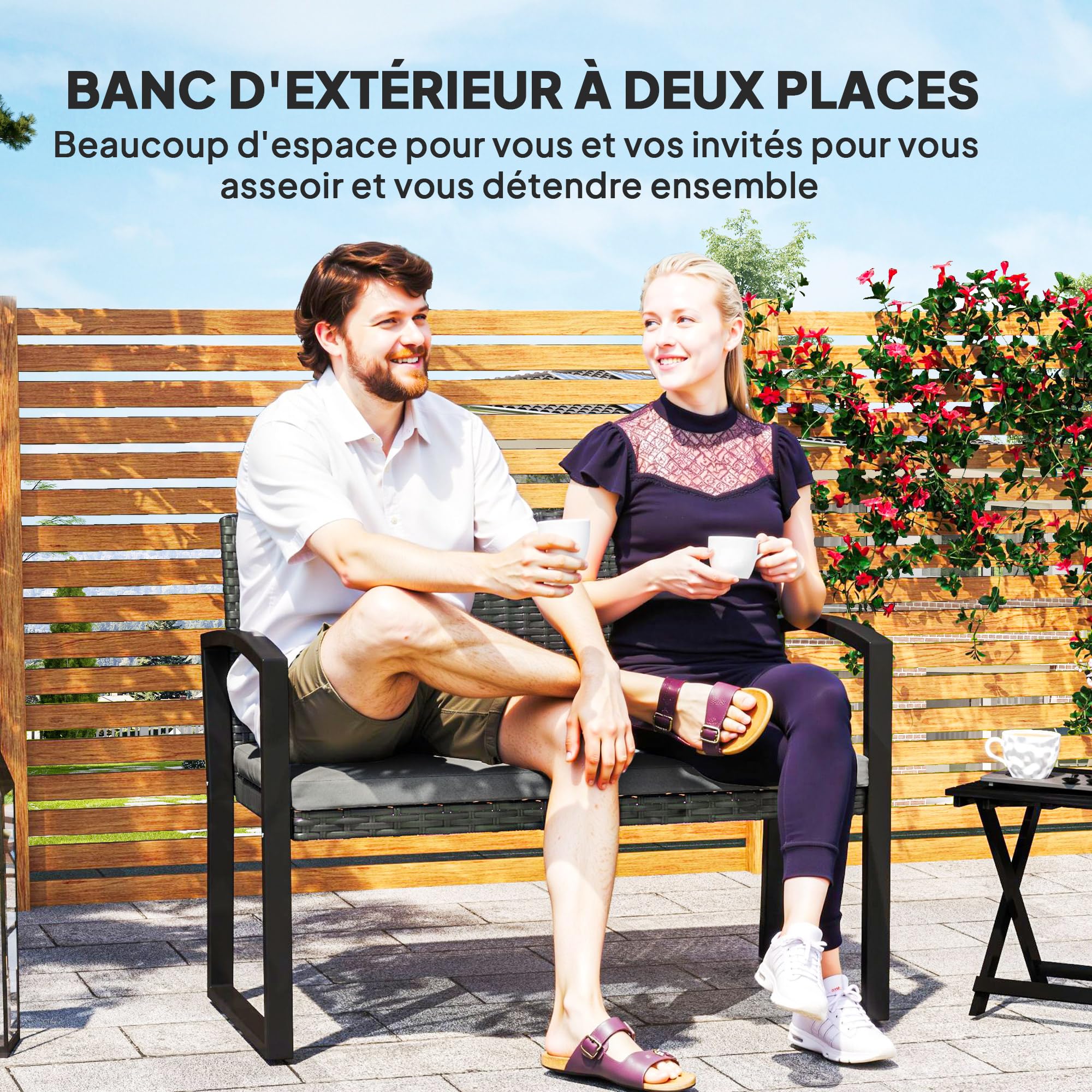 Outsunny Banc de Jardin 2 Places, Banc d'extérieur en résine tressée PE avec Coussin, Banquette de Patio avec accoudoirs, Structure en Acier galvanisé, Gris et Noir