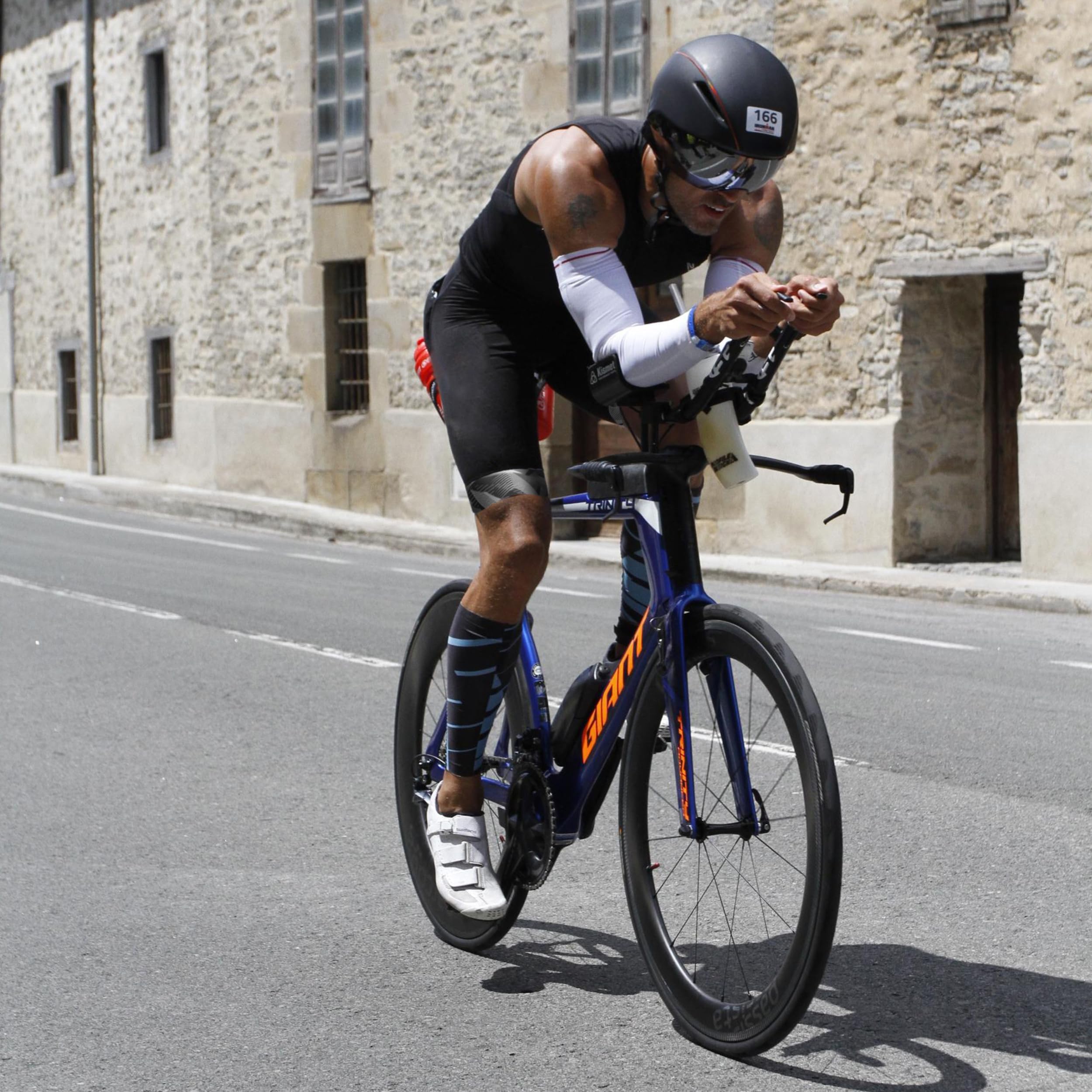 SLS3 szorty triathlonowe dla mężczyzn - męskie spodenki trójwymiarowe męskie - męskie krótkie FX Z - 1 kieszeń krótka- świetna trwałość i dopasowanie - zaprojektowane przez sportowców (czarne/czerwone paski, duże)