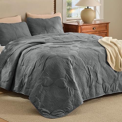 Miniatura 24 de Bedsure Edredón tamaño King – Colcha ultra suave prelavada – Edredón ligero amarillo crema – Ropa de cama de nube con diseño de hojas de 106 x 96