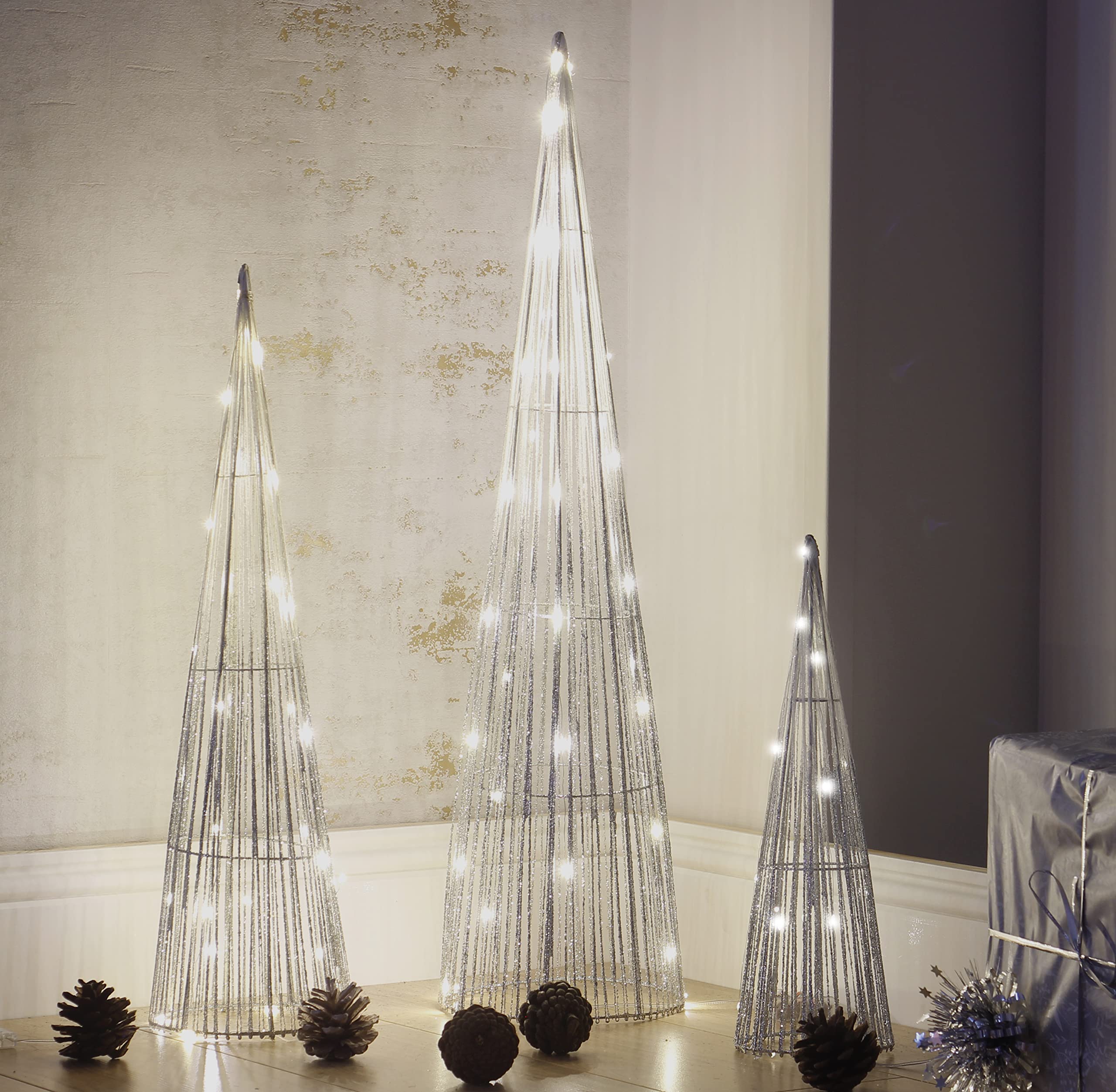 Marco Paul - Juego de 3 Árboles de Navidad Modernos Con Forma de Cono - 90 Luces LED, Iluminado Con Alimentación Eléctrica - Decoración de Suelo Luminosa
