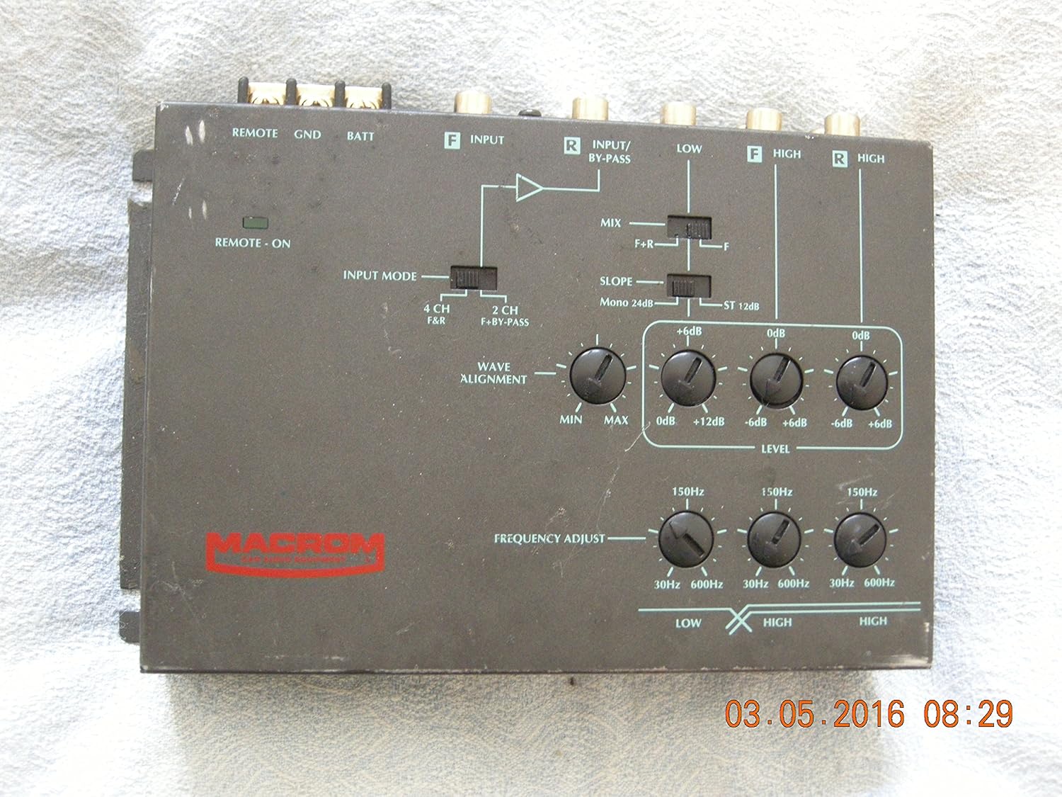 Macrom 48.22 crossover elettronico assimmetrico a 1 + 2 vie per subwoofer a 12/24 db Amazon.it