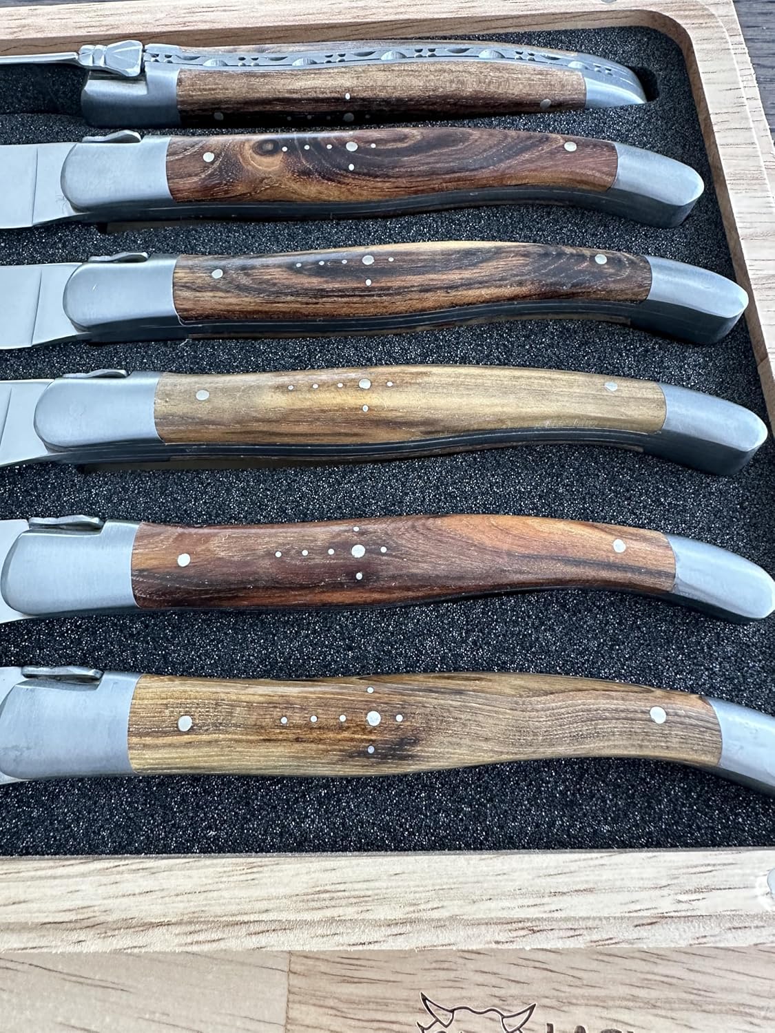 Laguiole en Aubrac Luxury Fully Forged Full Tang Stainless Steel Steak Knives 6-Piece Set, Pistachio Wood Handles, Stainless Steel Brushed Bolsters