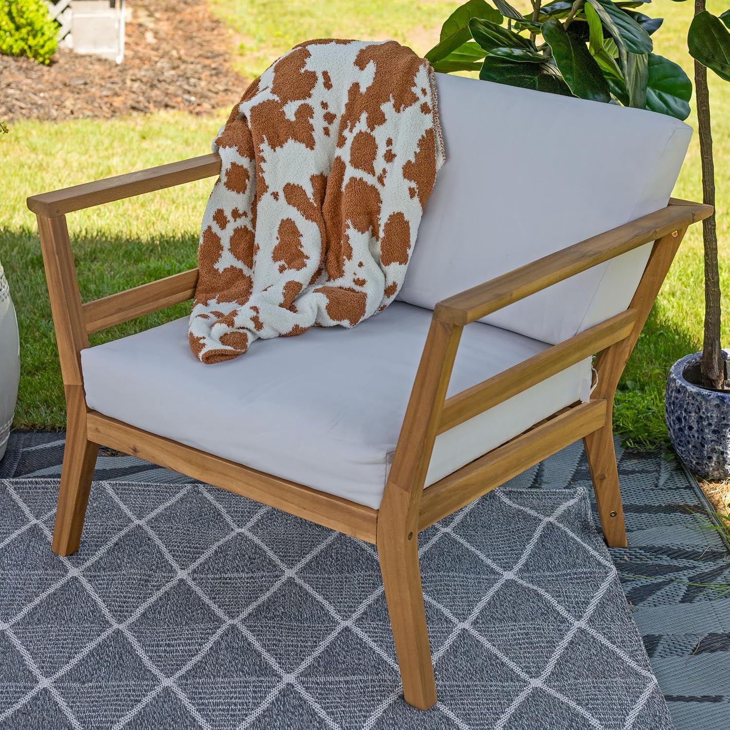 Sunnydaze Outdoor Accent Chair with Arms - Bodie Acacia Wood Club Chair for Patio - Reading Armchair with Cushions for Outside - Bone White Cushions