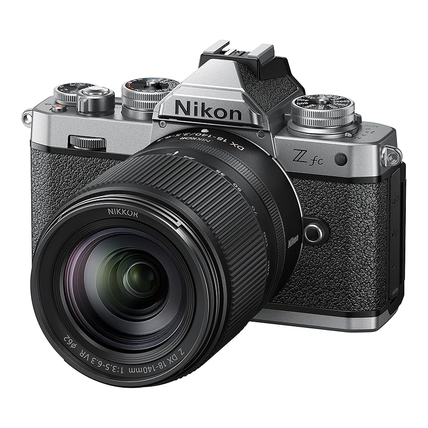 Immagine del prodotto Nikon Z fc + Z DX 18-140VR + Lexar SD 64 GB 800x Pro Fotocamera Mirrorless, CMOS DX da 20.9 MP, Mirino Elettronico (EVF), LCD 3.2'' Touch, Video 4K, Nero (Nital Card: 4 Anni di Garanzia)