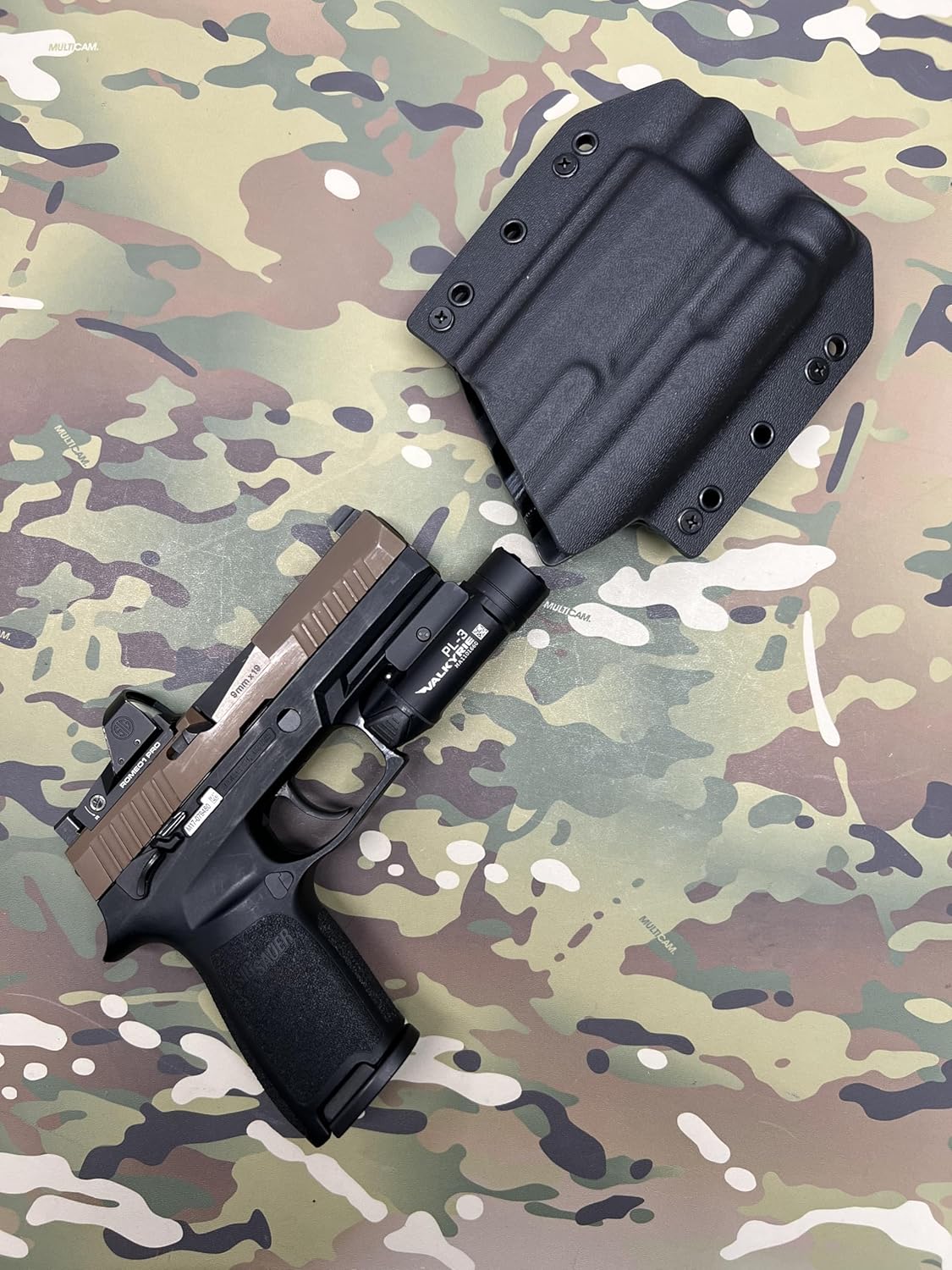 Black Kydex OWB Holster Compatible with Sig Sauer P320 M18 Olight PL-3R