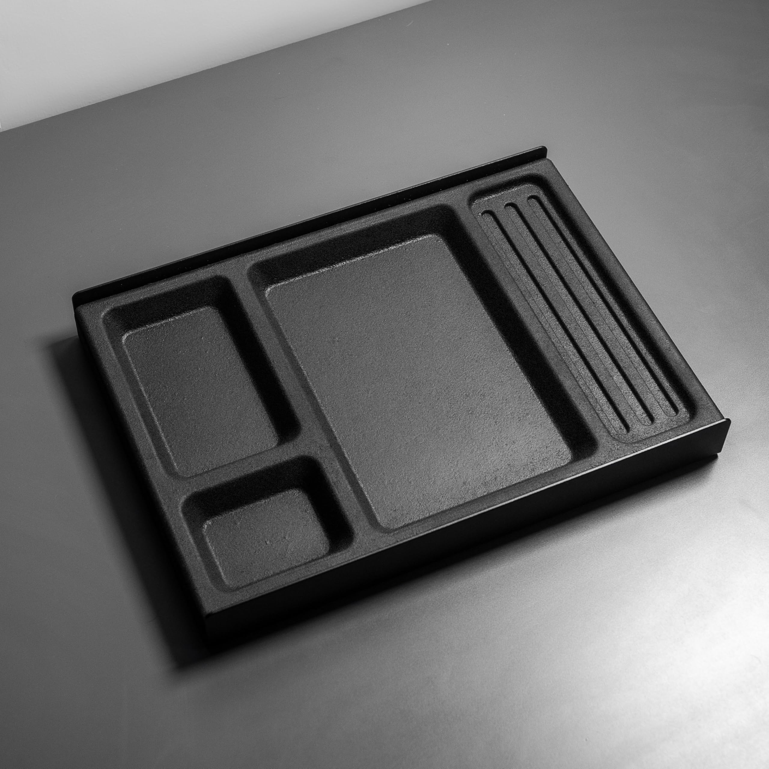 Raico Vassoio portaoggetti da scrivania con scomparti Grovemade alternativa sughero e alluminio Catchall Portapenne Cassetto per scrivania (alluminio nero + sughero nero)