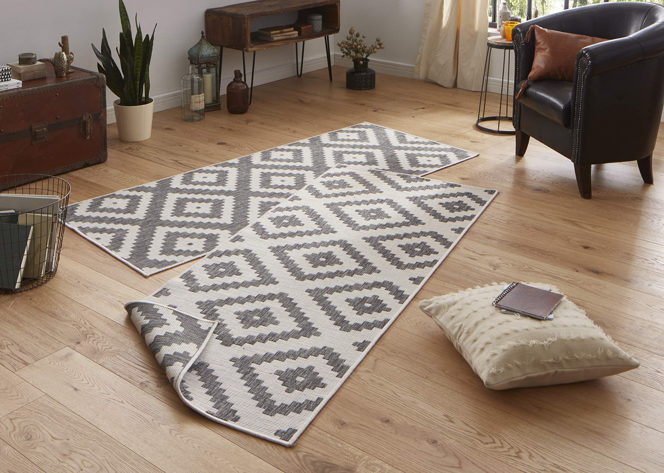 NORTHRUGS Outdoor Rug Malta Reversible Rug Weatherproof Modern Geometric Pattern Runner for Balcony Patio Garden Conservatory Living Room Rug Waterproof Polypropylene Grey Cream 80 x 350 cm