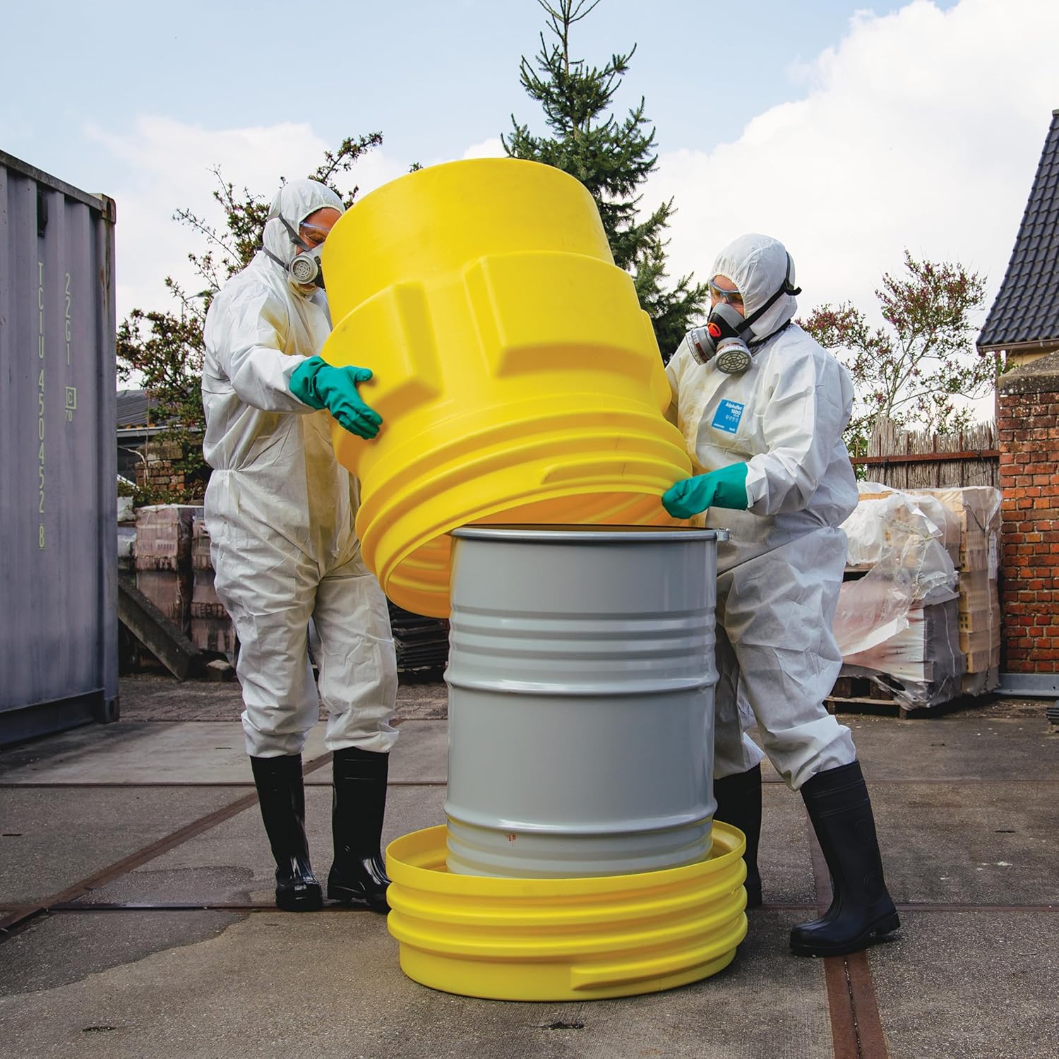 Eagle 95 Gallon Plastic Drum with Lid, Screw-On Lid, 41.3"x31", Overpack Drum Made of Durable, Lightweight HDPE, Withstands Weather and Chemicals, Made in USA, Yellow, 1690