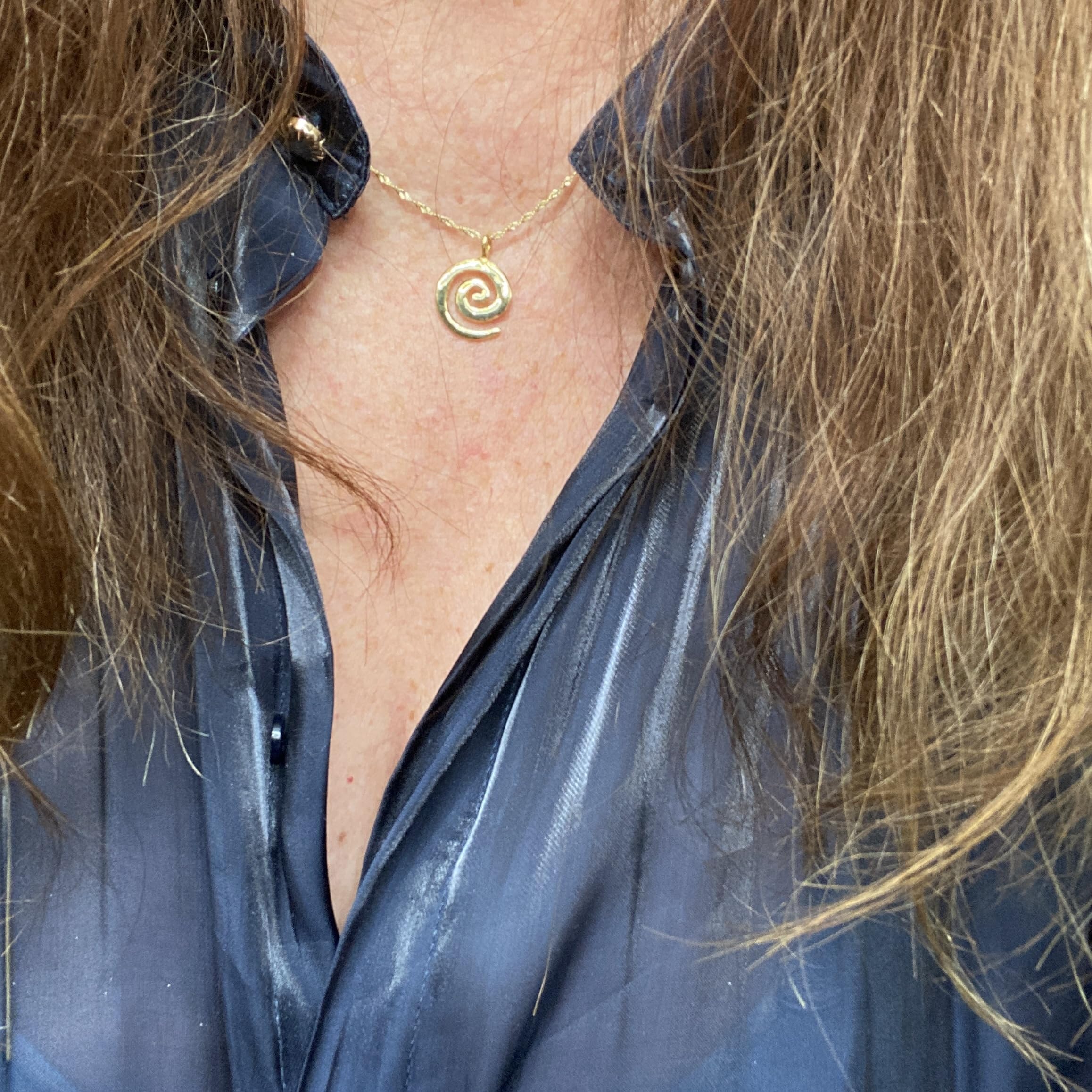 Generisch Singapur Goldkette mit Spirale Symbol Anhänger, Frauen Schmuck und Festival Accessoires, Spirituelles Geschenk für Freundin mit Symbol Kraft