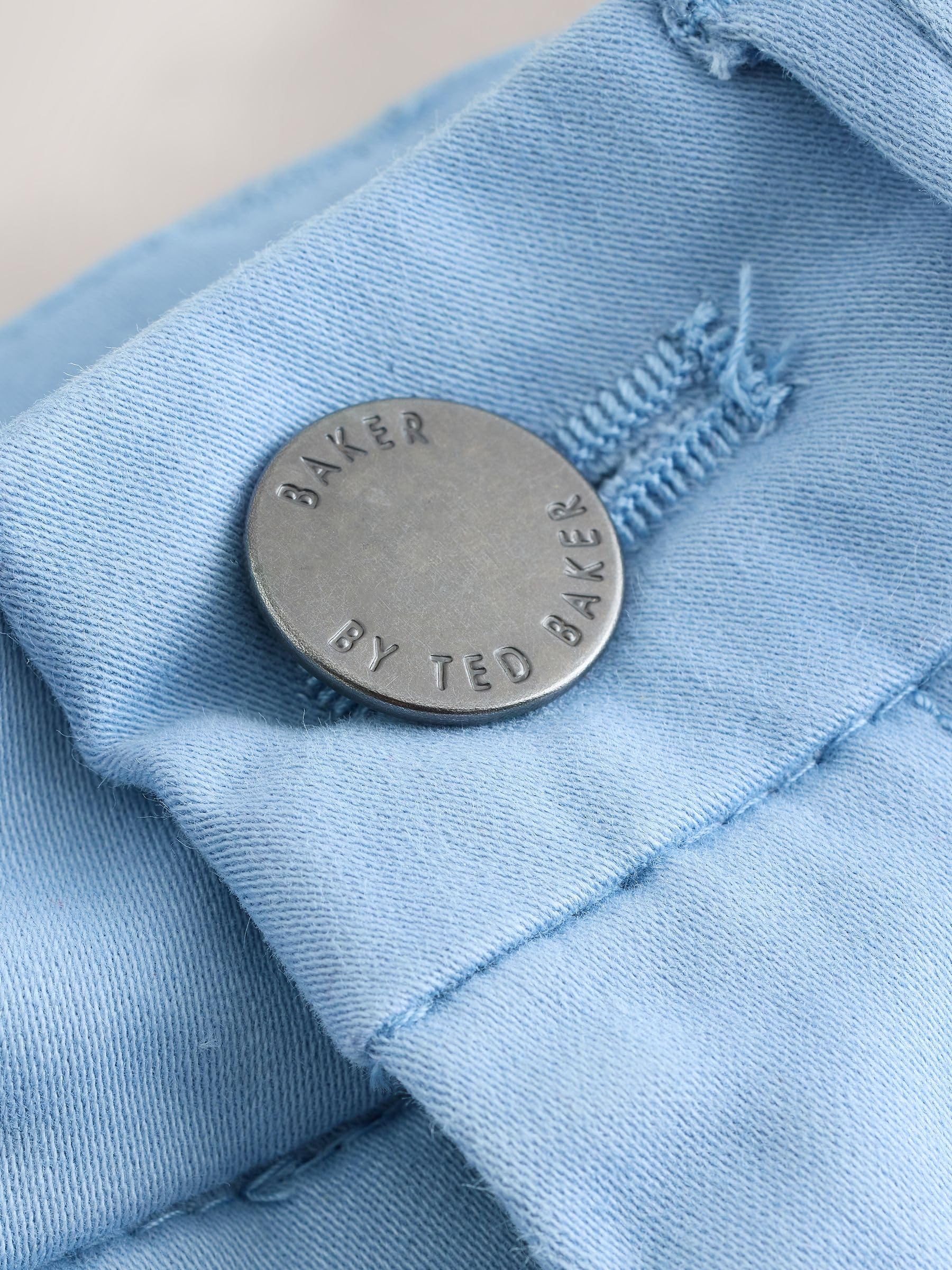 Garçon Short | Coupe standard, Taille mi-haute, Fermeture boutonnée