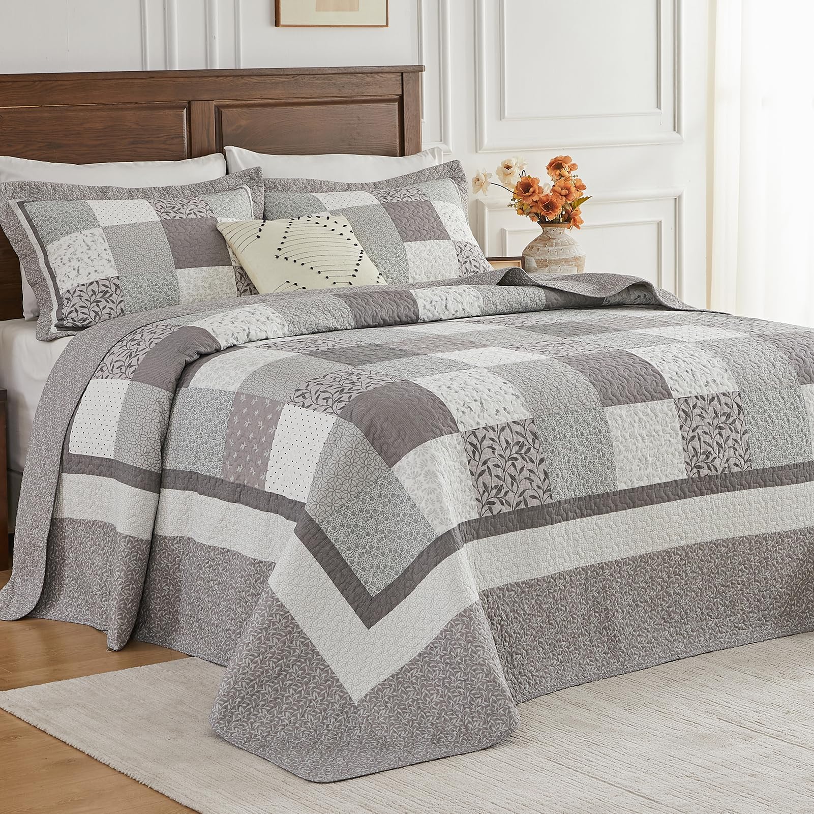 Oversize Queen Bedspread - 102 W x120 L Extra Wide - 100% Cotton Patchwork Oversized Quilt with 2 Pillow Shams, Farmhouse Floral Lightweight Bedspreads Coverlet Sets, Gray-Patchwork