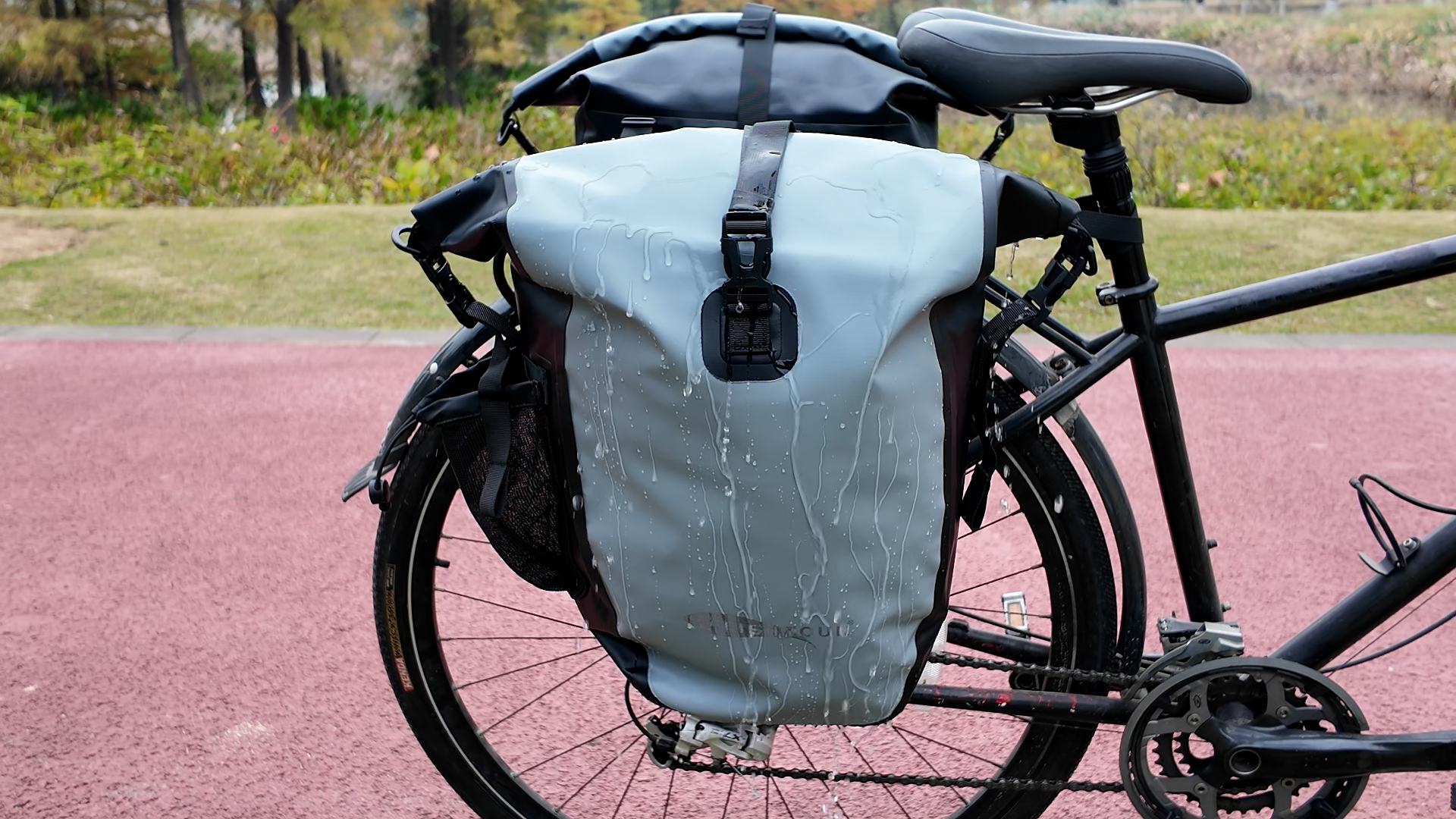 Amazon.co.jp: 【AFISHTOUR】 防水自転車パニアバッグ - 50L サドル