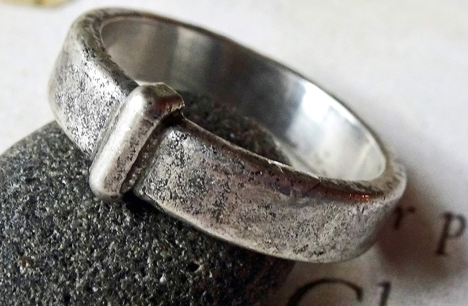 Sporran Key Band - Vintage Outlander wedding ring