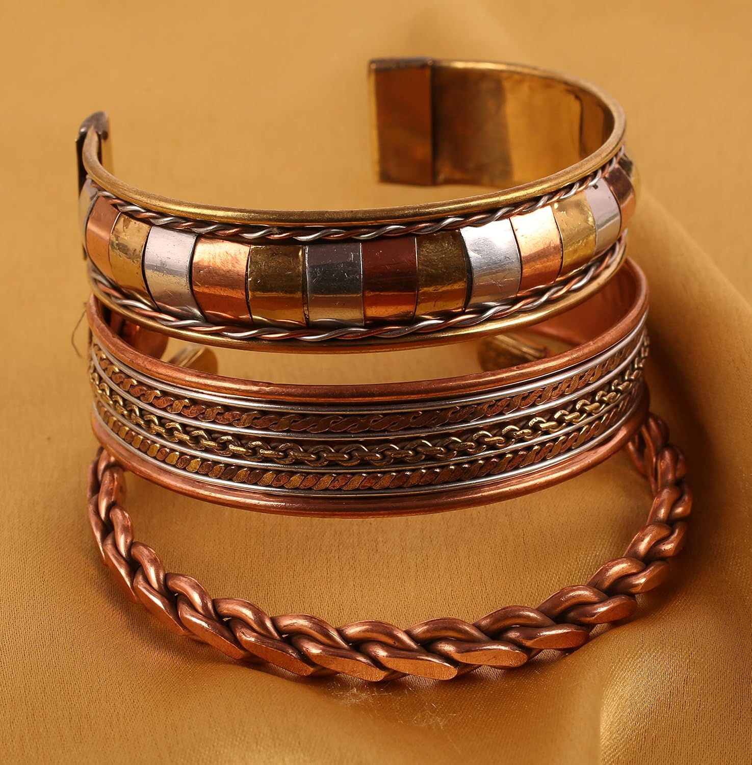 Touchstone Copper magnetic bracelet Tibetan style. Hand forged with solid and high gauge pure copper. Set of 3 different designs with 3 metal shades - Image 4