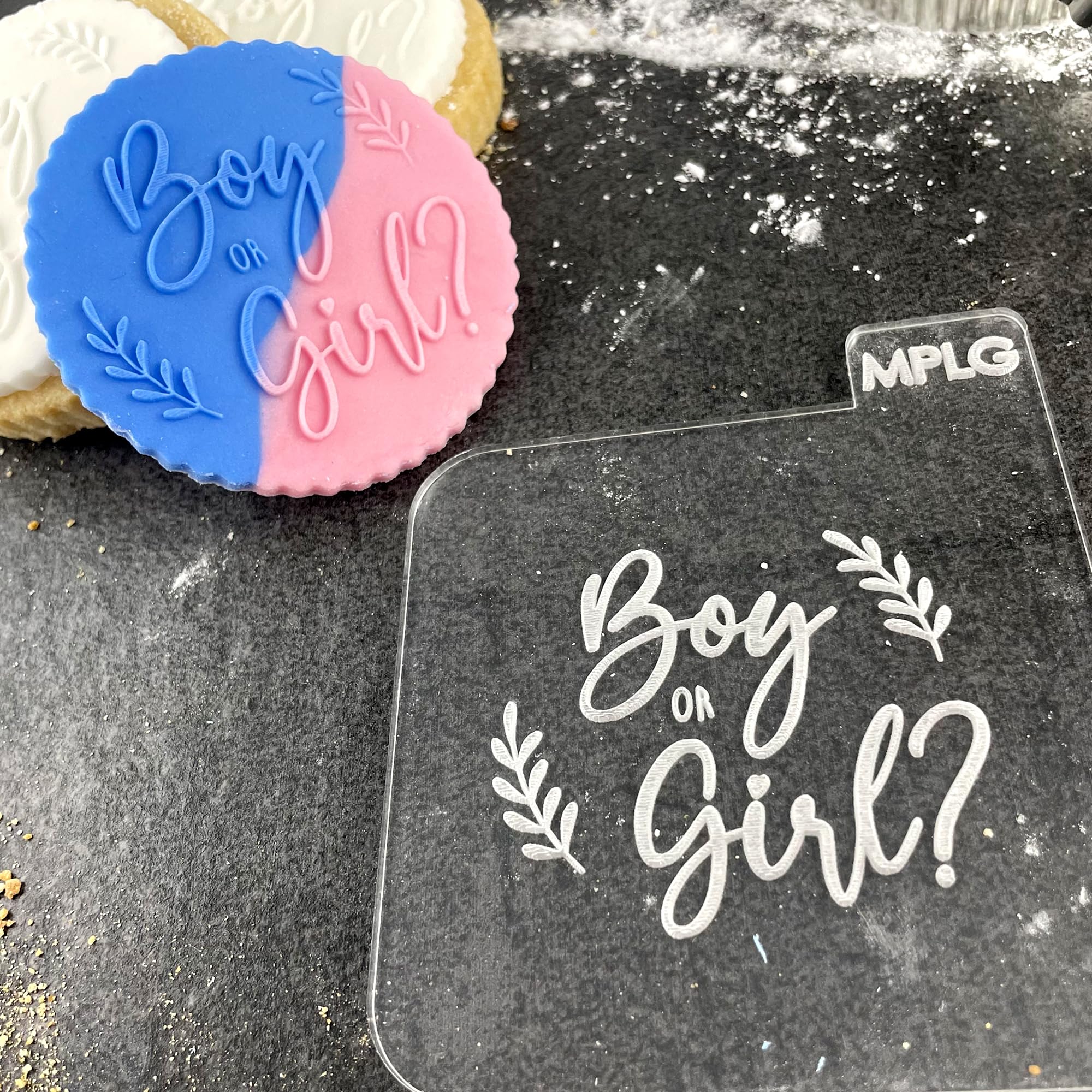 Tampon de glaçage pour garçon ou fille - Tampon embosseur pour biscuits, biscuits, décorations de cupcakes - Pochoir pour fête prénatale - 60 mm
