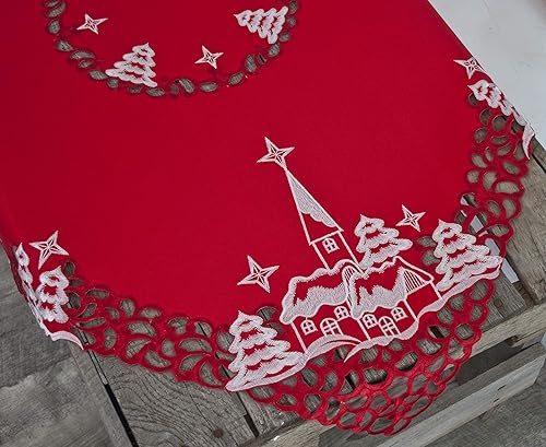 Miniatura 6 de Mantel pequeño bordado de Navidad con diseño de iglesia y ciervos sobre rojo, 33 pulgadas