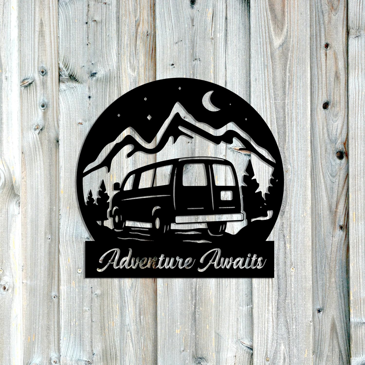 Personalized Lake Cabin Metal Sign – Custom Family Name with Trees and Dock – Weatherproof Outdoor Decor for Porch, Dock, or Backyard – Gifts for Lake Lovers