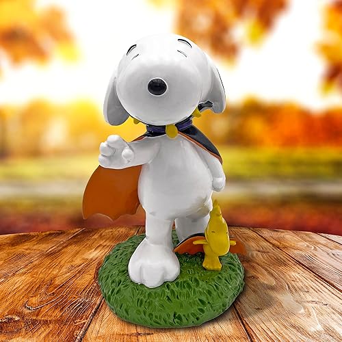 Miniatura 3 de Peanuts® Snoopy & Woodstock Vestida para Halloween Estatua de jardín de 8 pulgadas