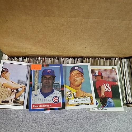 600 tarjetas de béisbol, incluyendo Babe Ruth, paquetes sin abrir, muchas estrellas y el Salón de la Fama. Se envía en caja blanca perfecta para