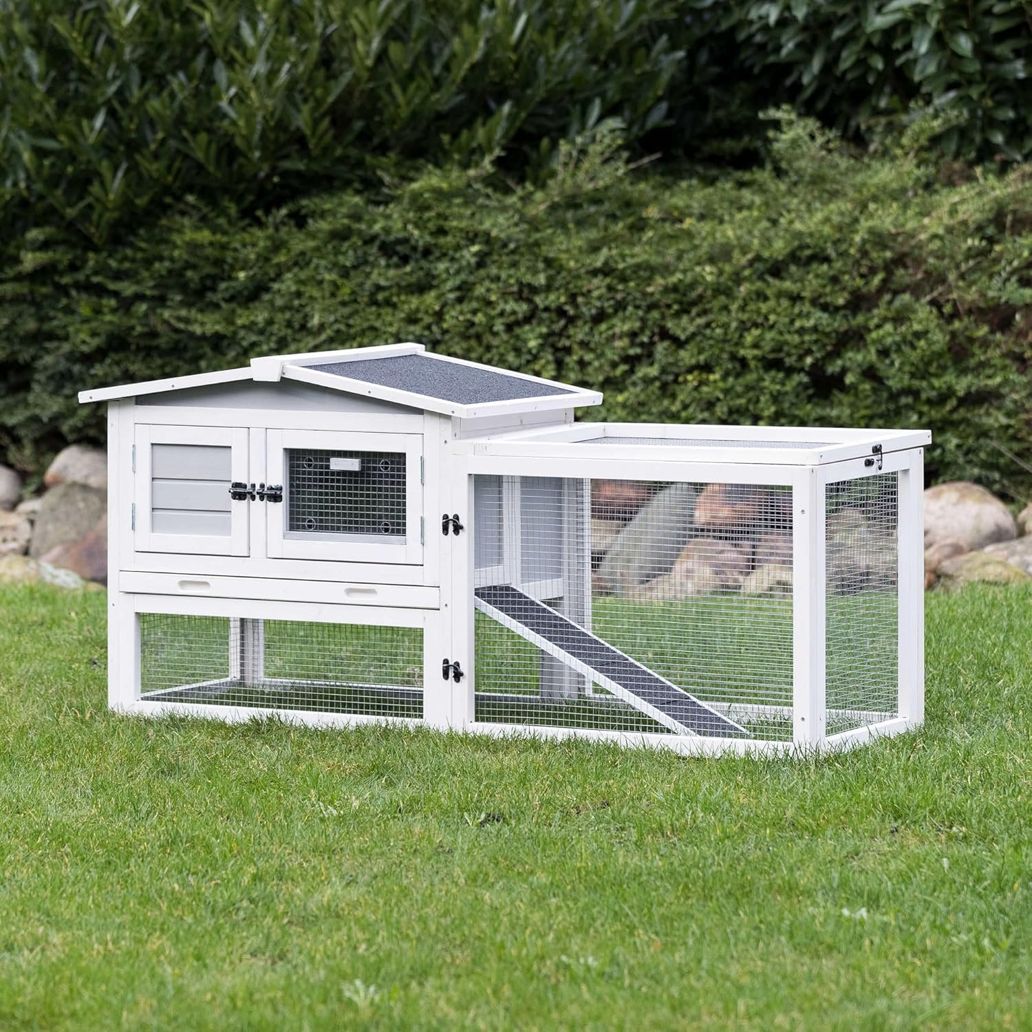 TRIXIE Natura Insulated Outdoor Rabbit Hutch Ideal for Cold Weather, Large Secure Run, Foam Insulation Walls