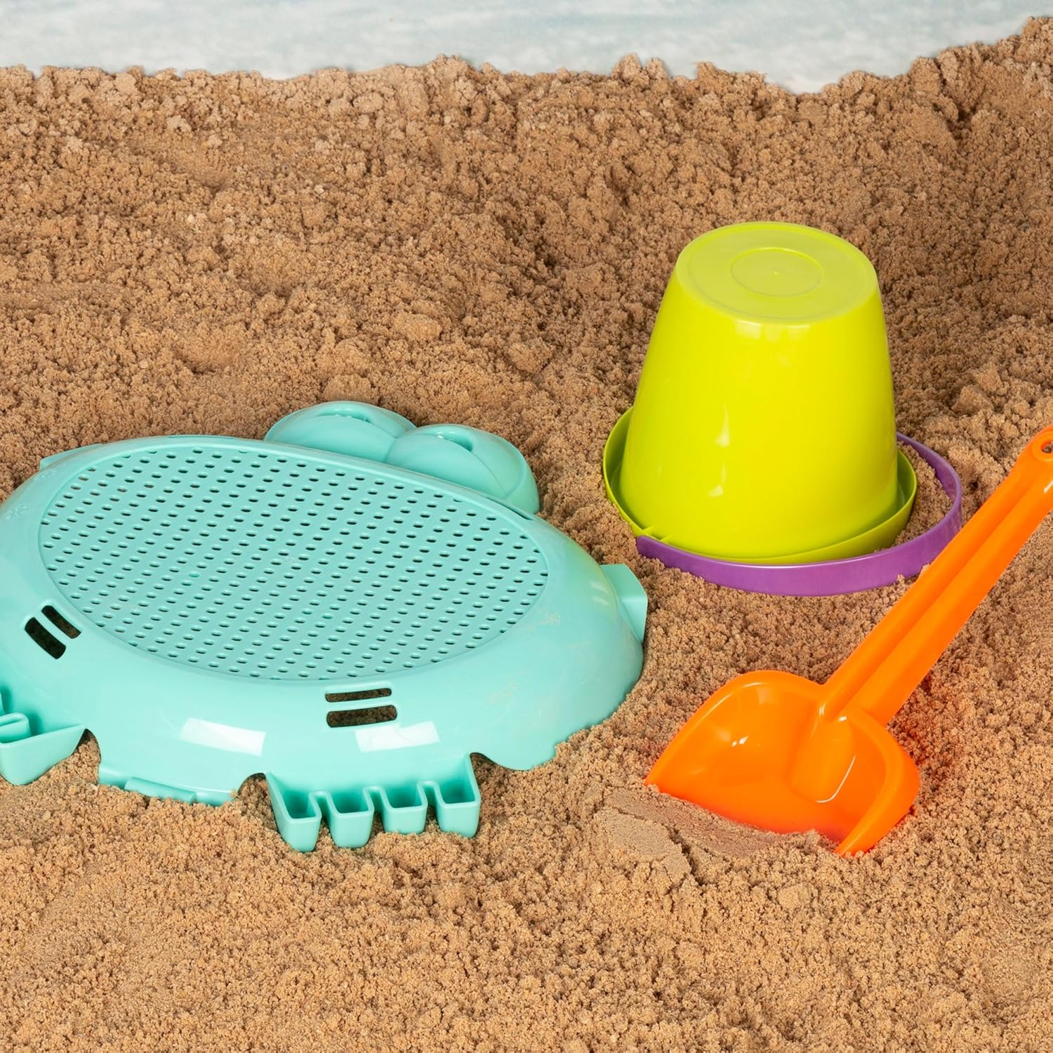 ColorBaby Color Beach Crab Beach Set, 5.5" Bucket with Shovels, Rake and Sea Animal Molds, Storage Net with Handle, Optimal for Sand and Park (47700)