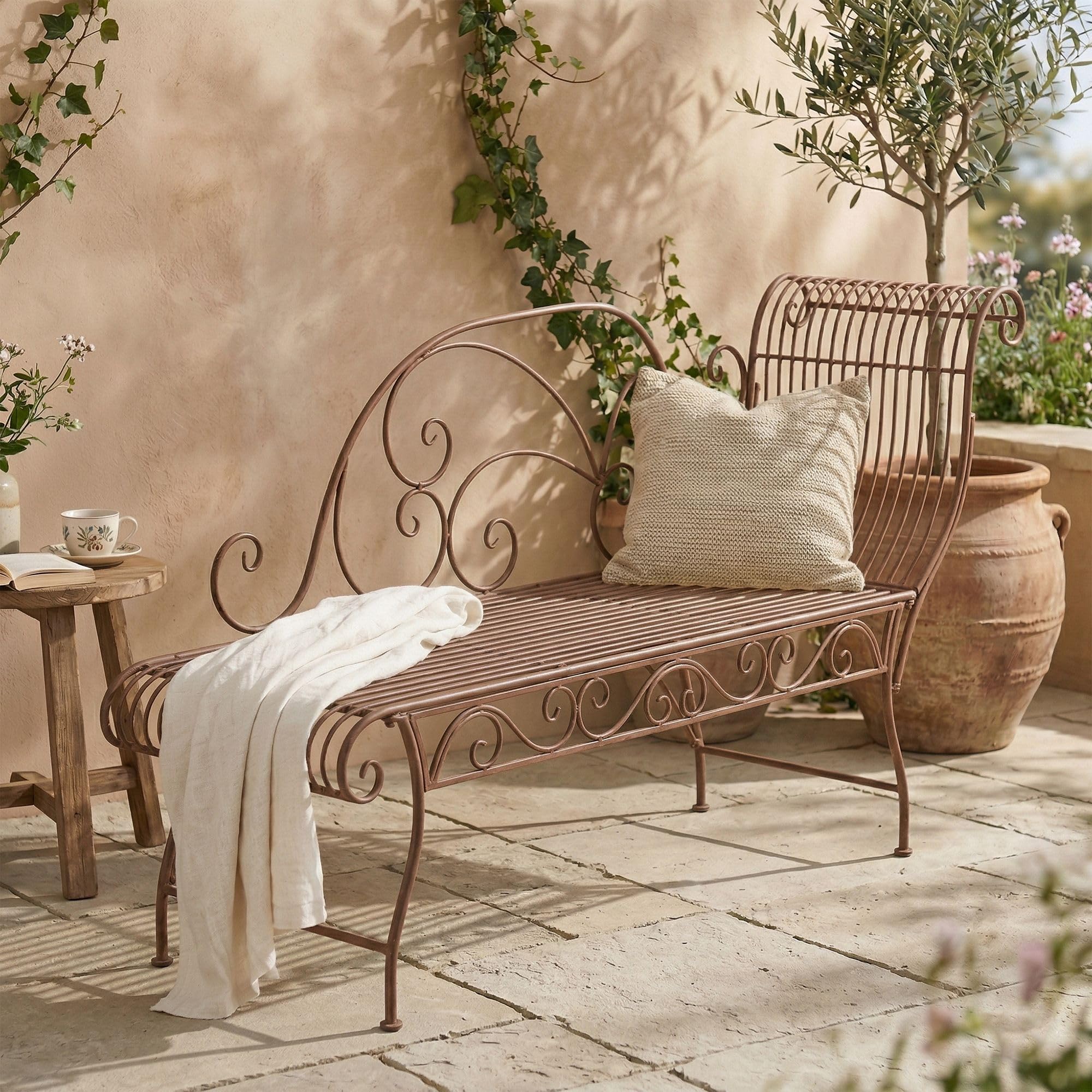 CLP Gartenbank Karma, romantische Recamiere im Jugendstil mit ornamentalen Verzierungen, Chaiselongue für den Außenbereich bis 160 kg belastbar, Farbe:antik braun