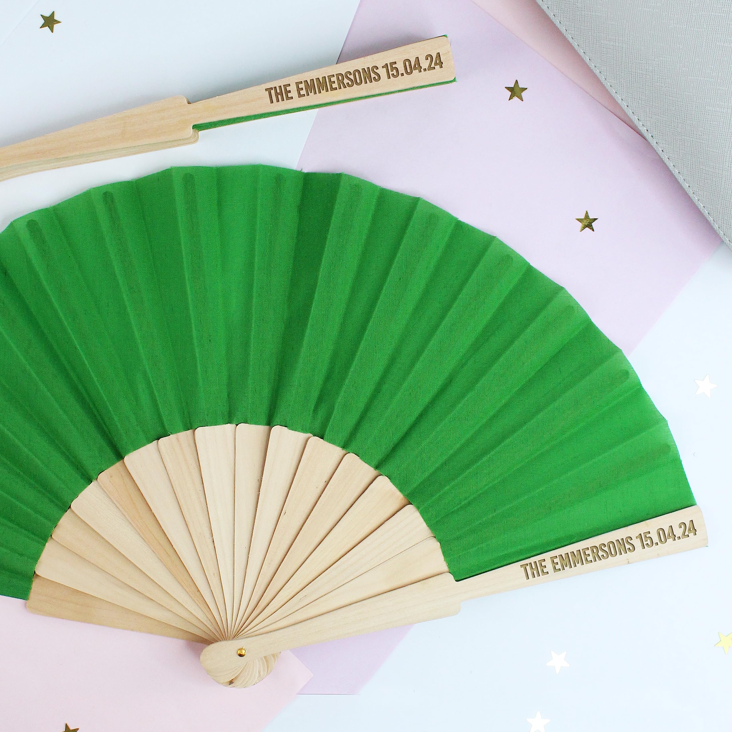 eBuyGB Personalised Wooden Hand Fan with Custom Text, Green Folding Handheld Fan, Hen Do Abroad, Bridal Party Favours, Girls Weekend, Pool Party, Destination Wedding Favours (Pack of 20)