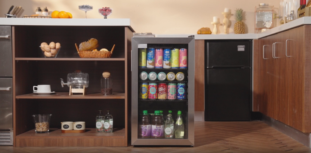 Amazon.com: Feelfunn 3.2 Cu.Ft Mini Fridge with Glass Door - 126