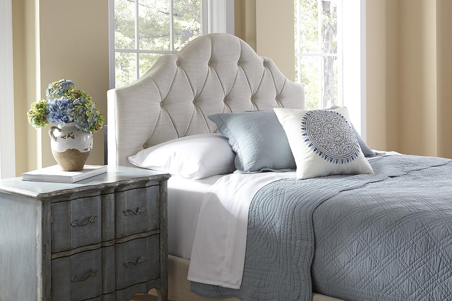 Pulaski Mason All-in-1 Fully Upholstery Tuft Saddle Bed, Queen