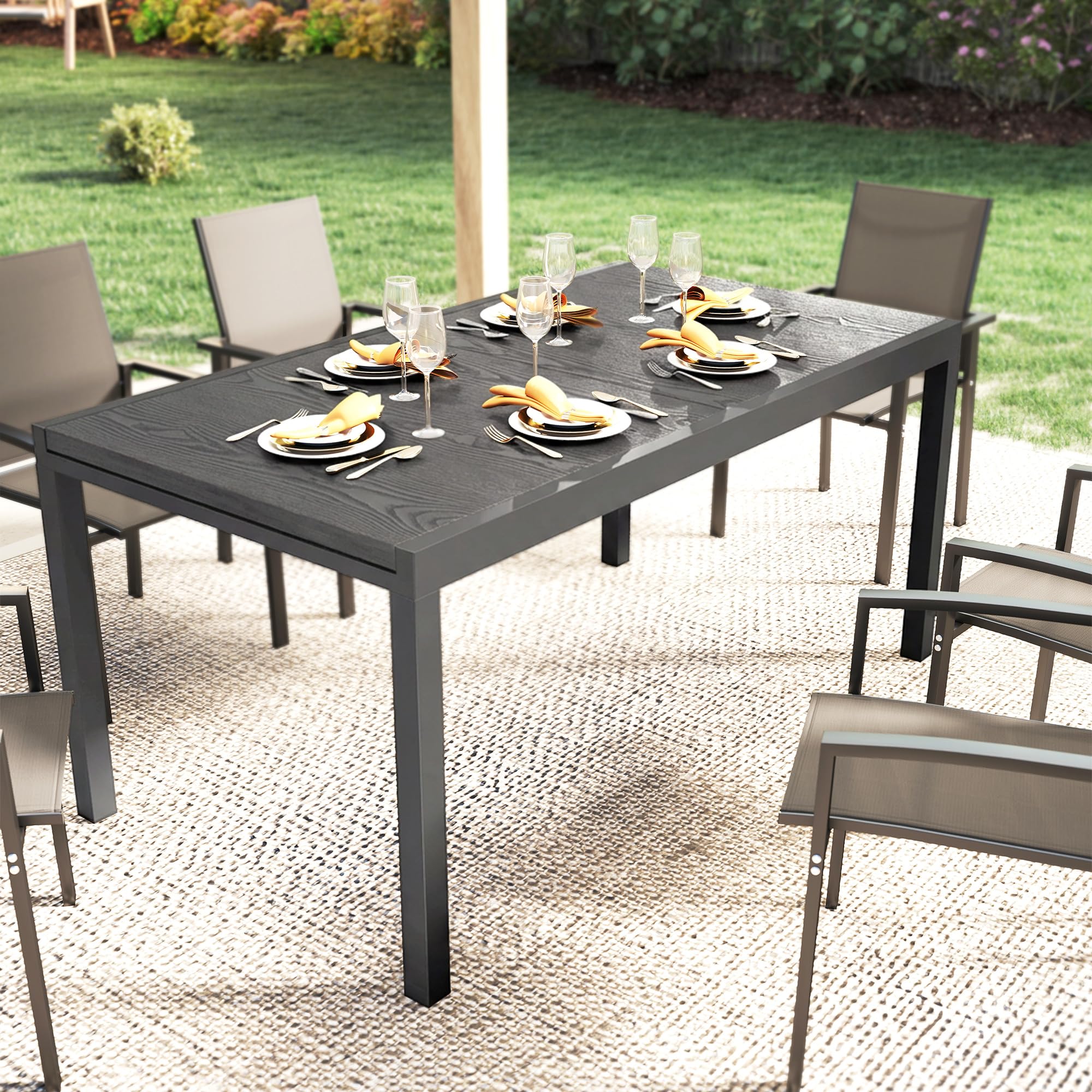 Outsunny Tavolo da giardino allungabile 154-214 cm, piano in alluminio effetto legno, tavolo da pranzo esterno robusto con gambe regolabili, mobili da terrazza 8-10 persone, grigio antracite